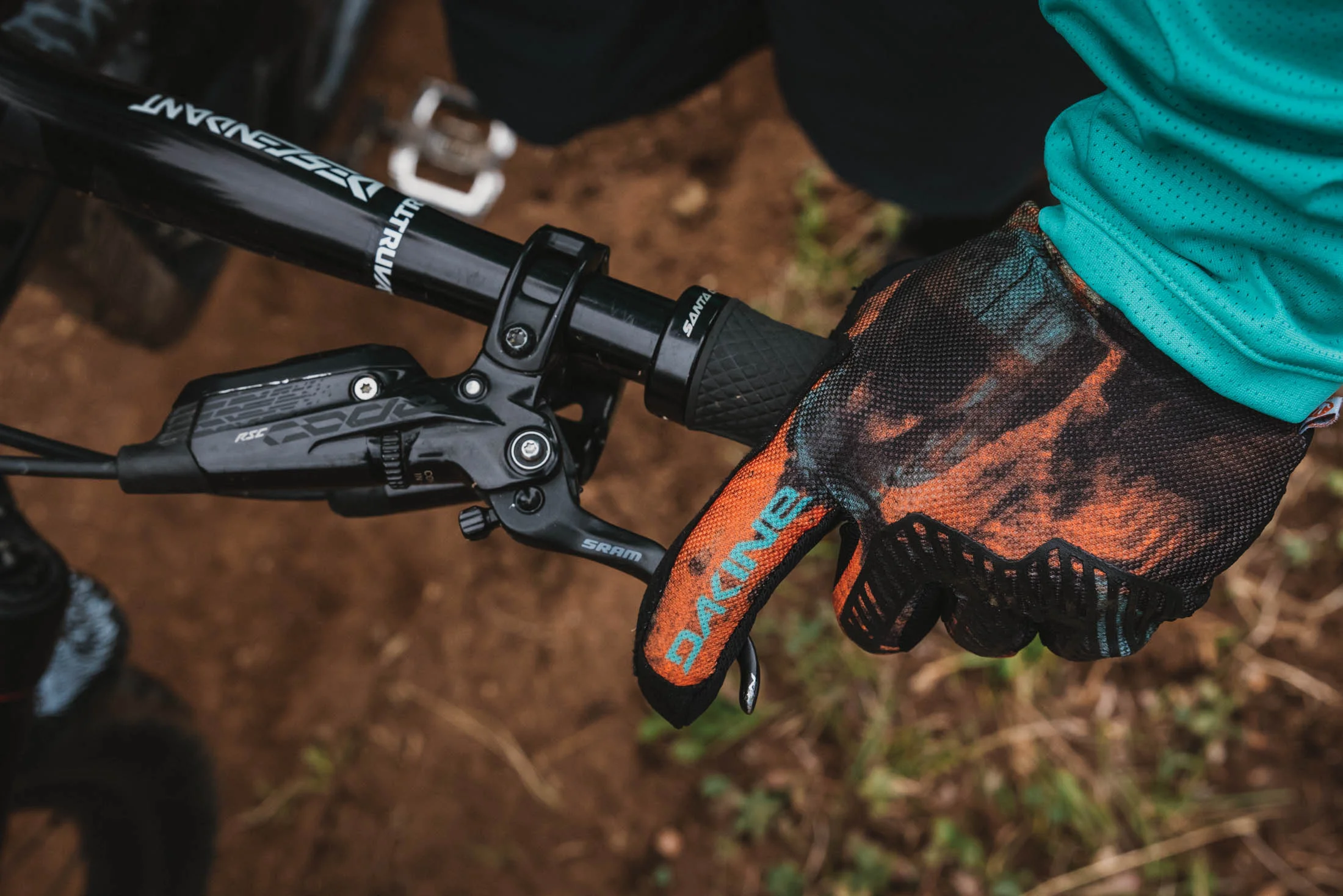 19S_DAKINE_BIKE_CB_0434_ERICKSON.jpg
