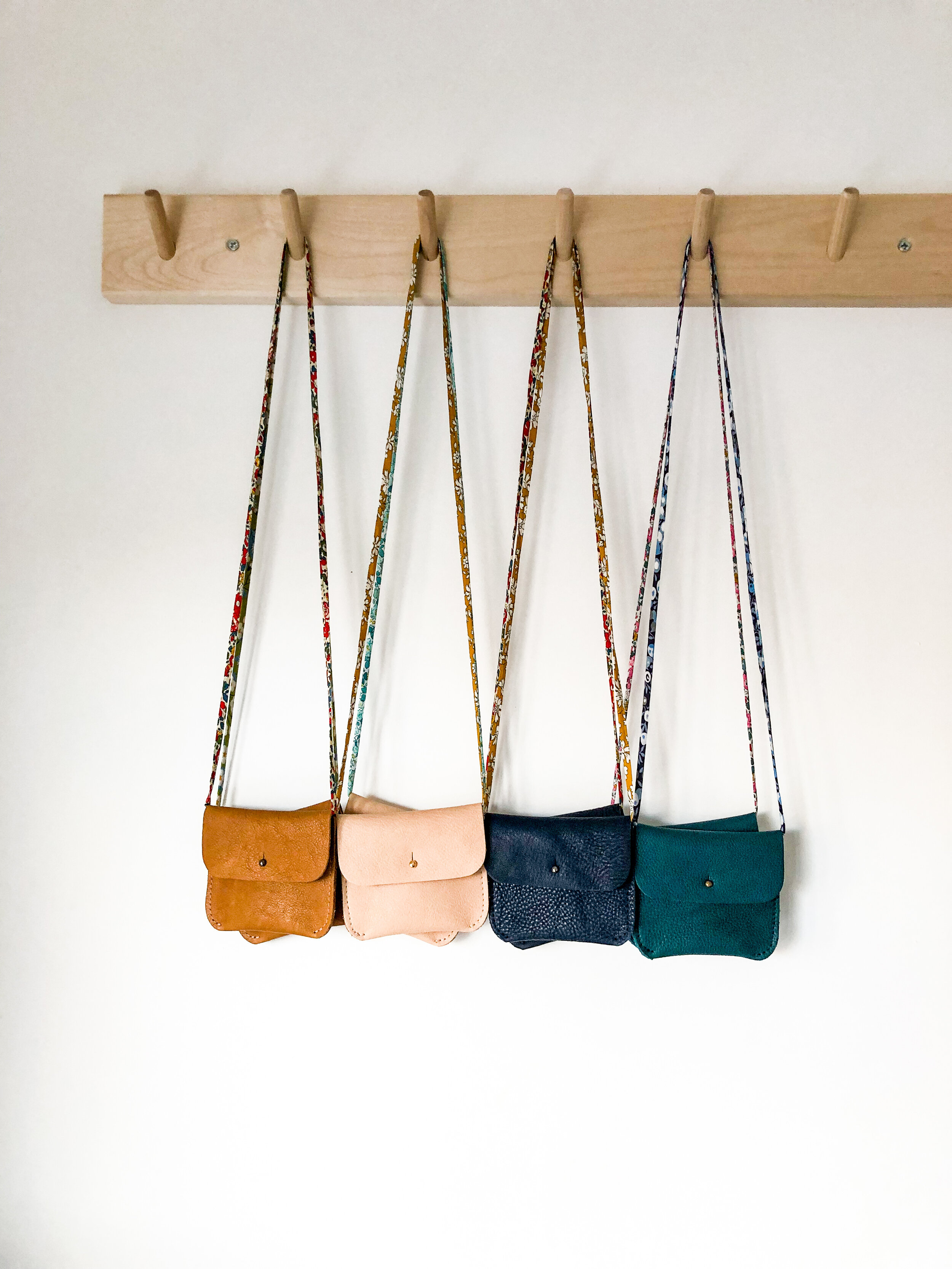 shoulder strap purse