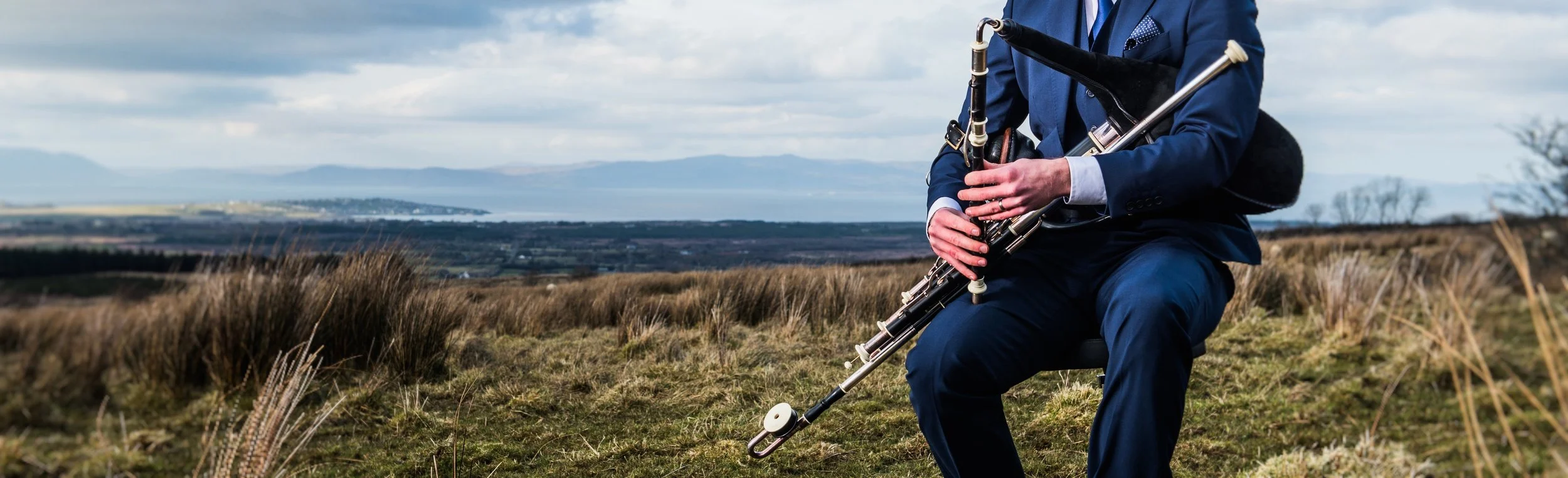 Irish wedding uilleann piper.jpg