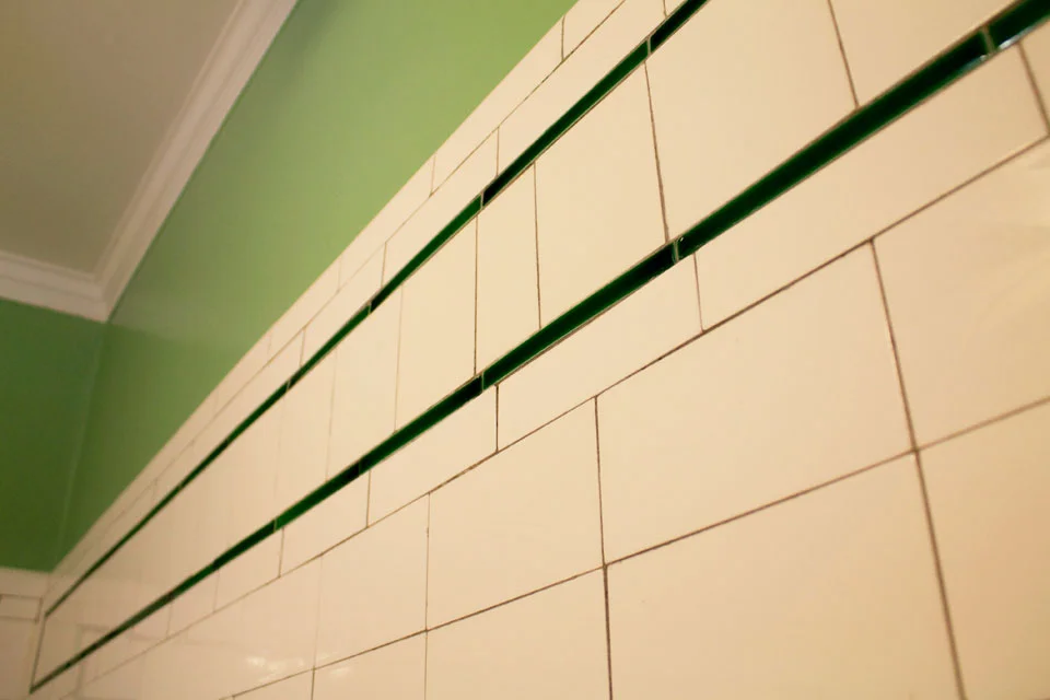 Historic, Victorian styled subway tile in Nantucket Room at WSInn vermont.