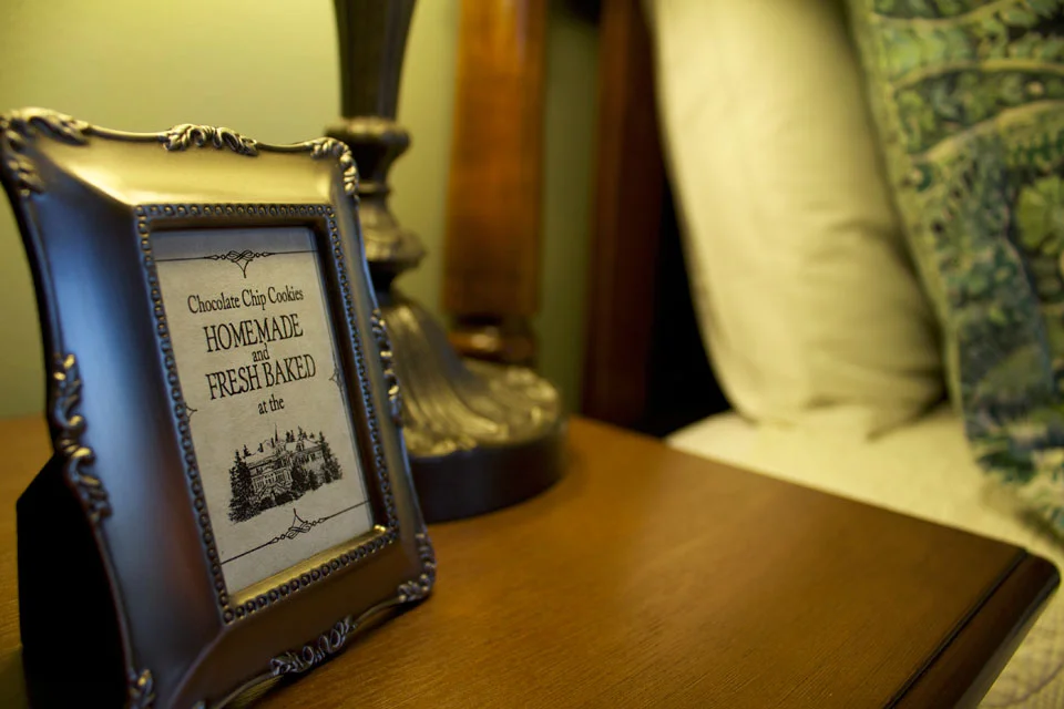 Fresh baked chocolate chip cookies delivered daily to your room at the willard street inn, in burlington, vt