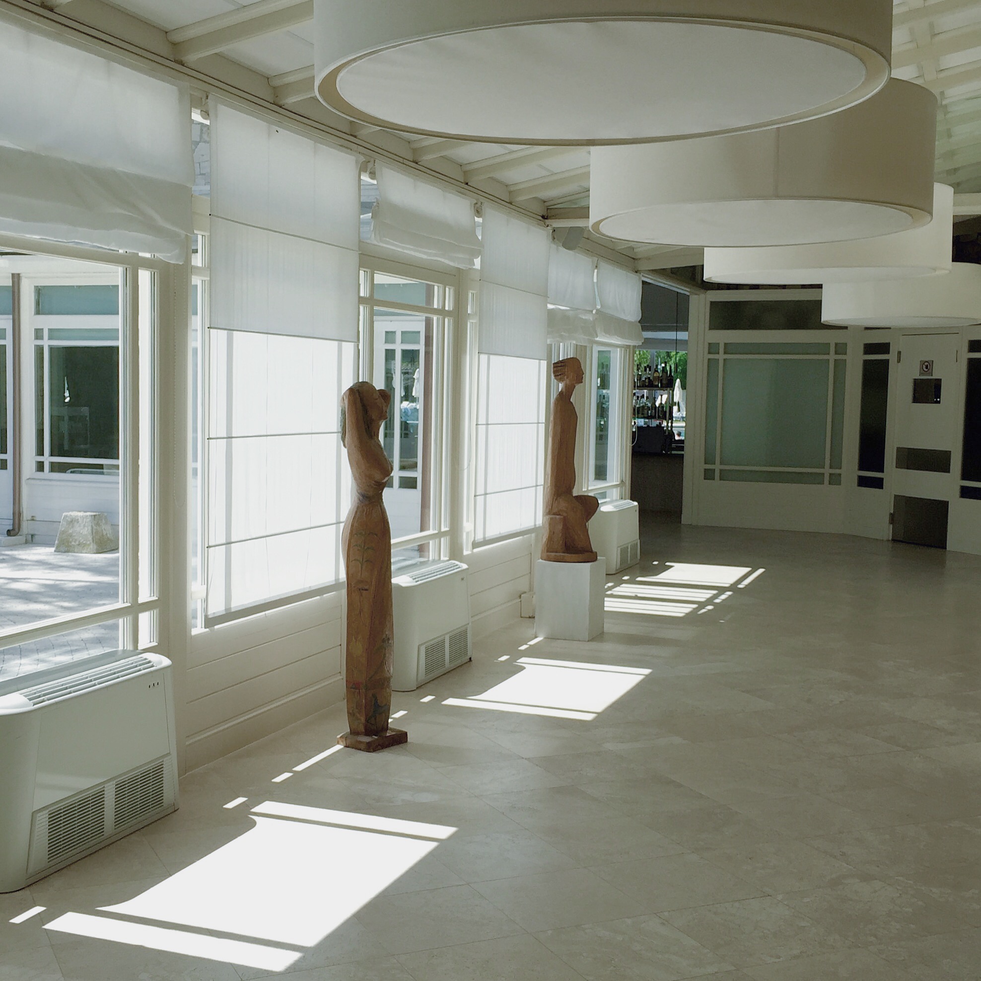 Corridor from the spa to the bar and sitting area. 