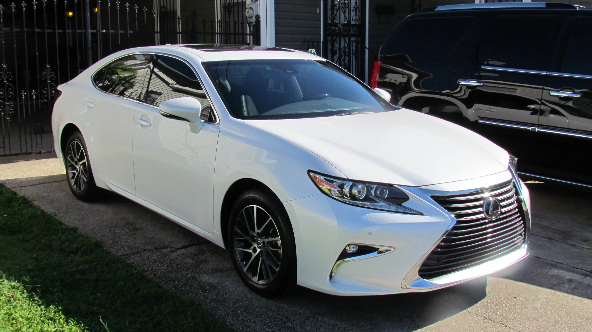 Lexus ES350 (New Car Slate)