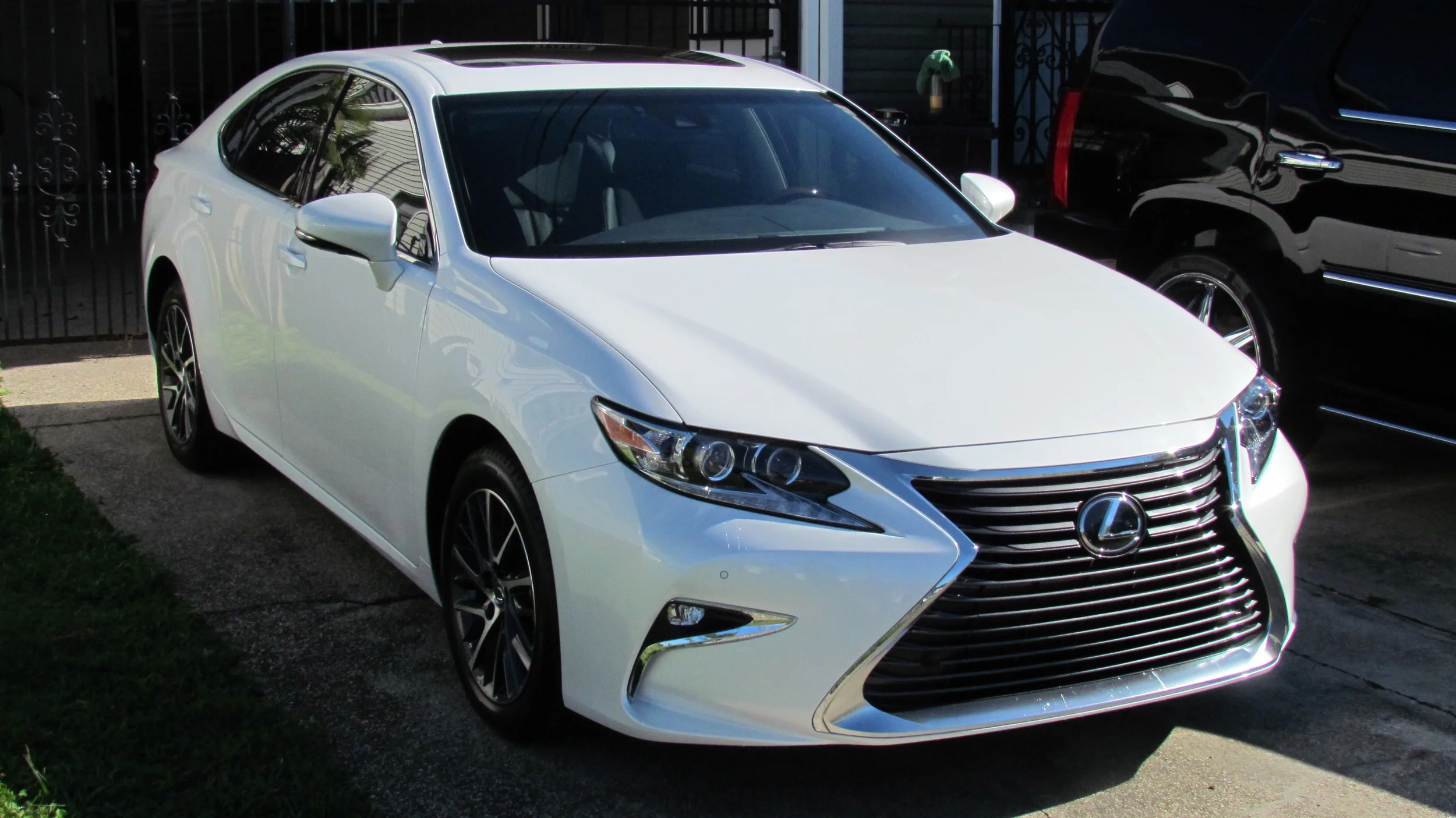 Lexus ES350 (New Car Slate)