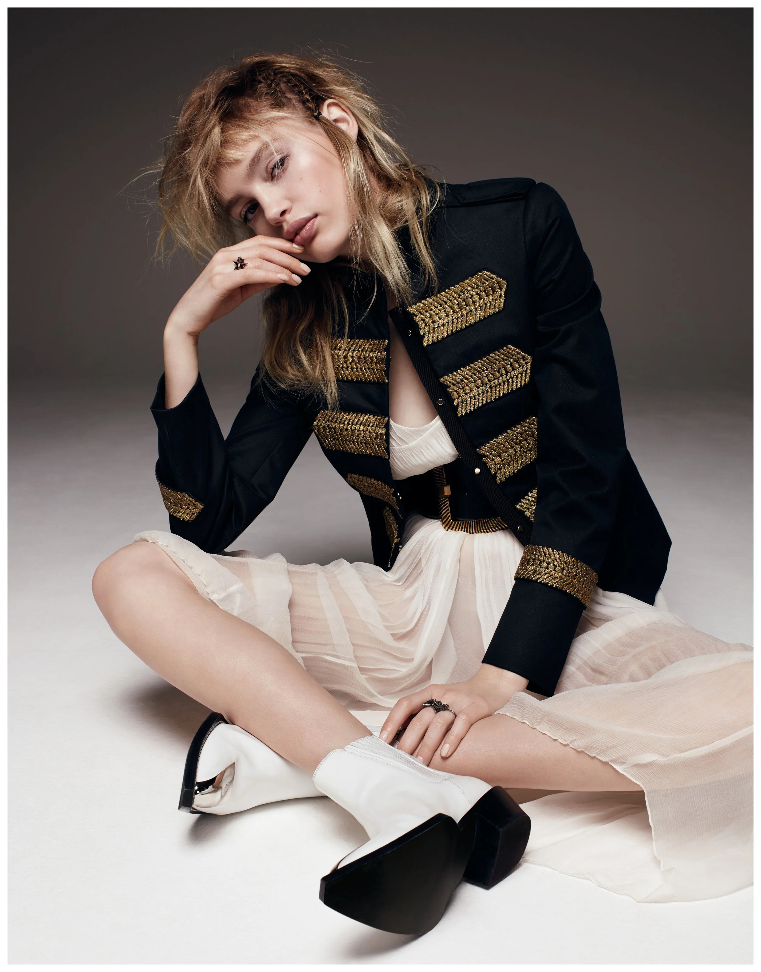 VOGUE_RUSSIA_STAZ_LINDES_01-thumb.jpg