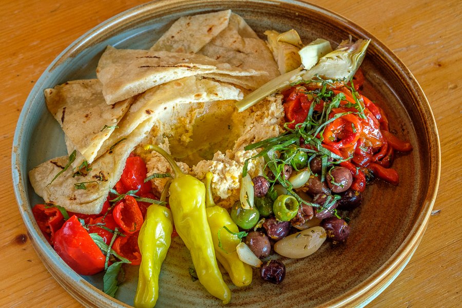 Roasted Garlic Hummus Plate