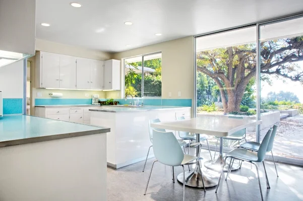 03-Kitchen 2.jpg