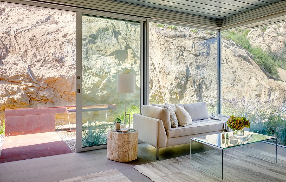 Tondro_MountainDrive_officeSofa.jpg