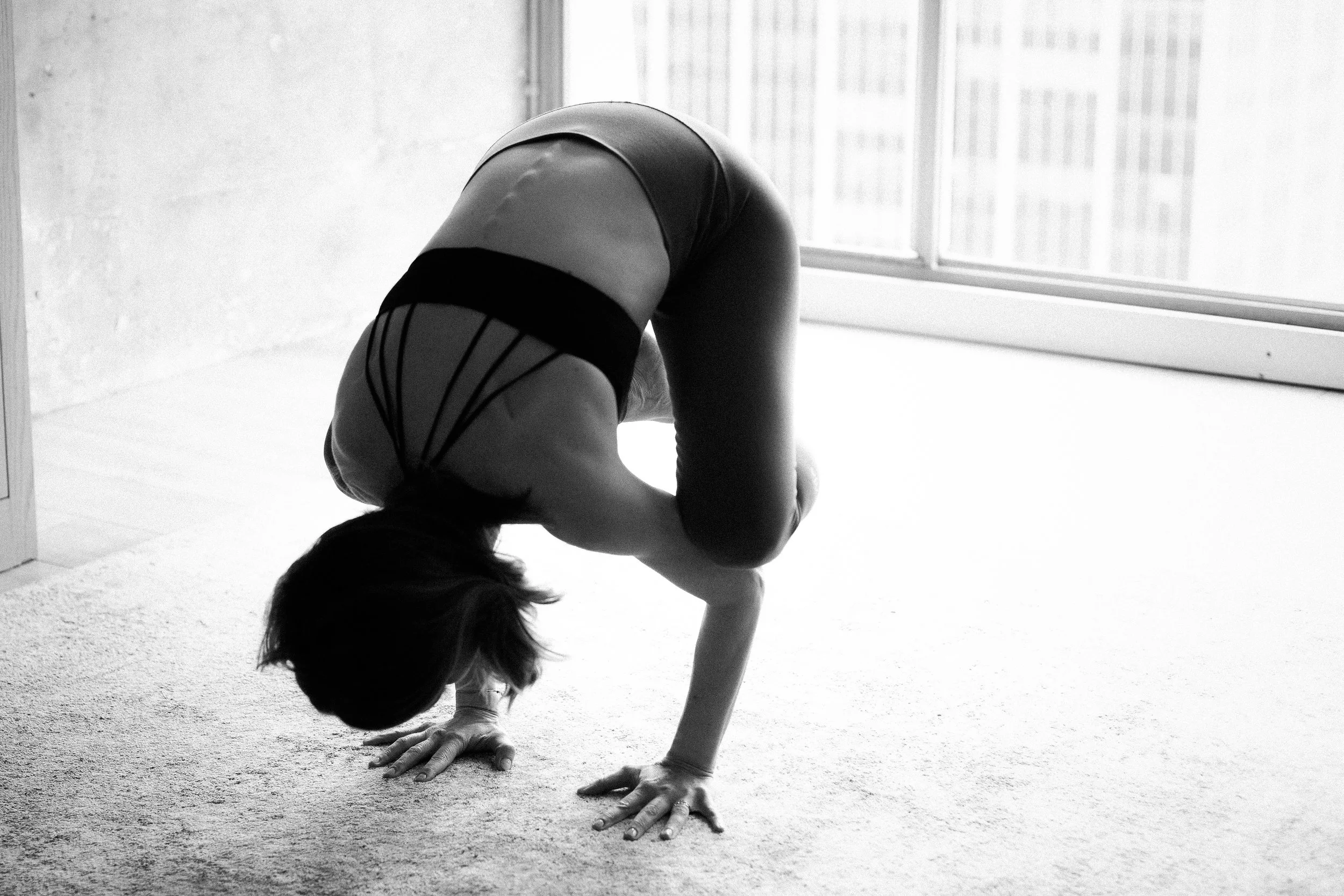 Crow-pose-yoga-brooklyn-photographer.jpg