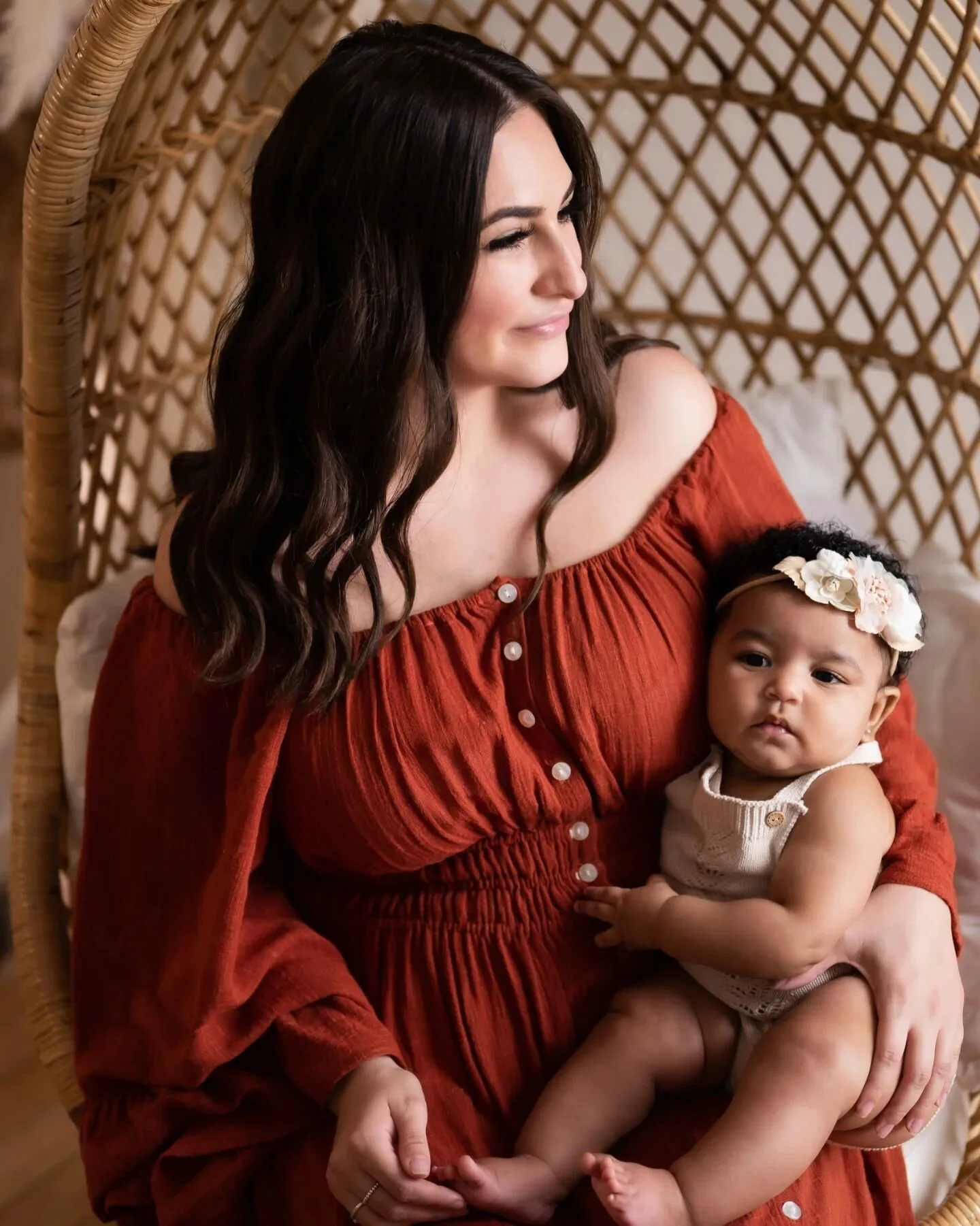 I know it sounds like suppppper clichee, but they do grow so fast ☺️ Get in front of the camera, mama! Your babies will appreciate these photos when they're big! You are perfect NOW! 
Dress by @sugarbumpgownrentals 
Studio @thevintageloftstudio 
Mama