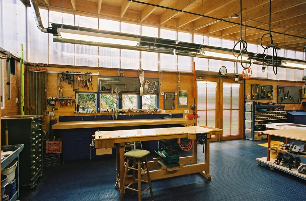 Green_Roof_Workshop_Work_Benches.jpg