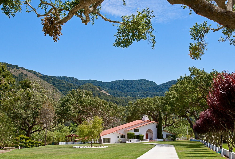 120 MEADOWLARK LANE SANTA YNEZ OFFERED AT: $2,695,000