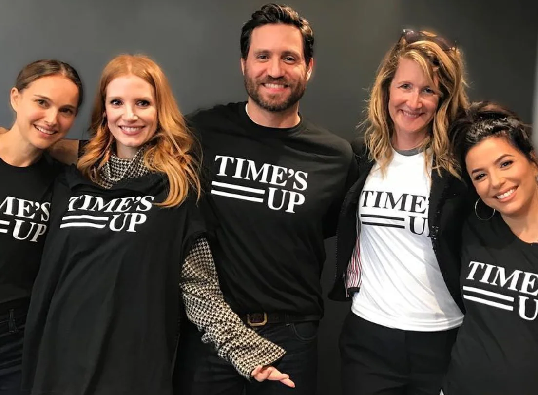 Natalie Portman, Jessica Chastain, Edgar Ramirez, and Laura Dern sporting their TIME'S UP merch. (PHOTO CREDIT: @EDGARRAMIREZ25 AND @BRIELARSON /INSTAGRAM)