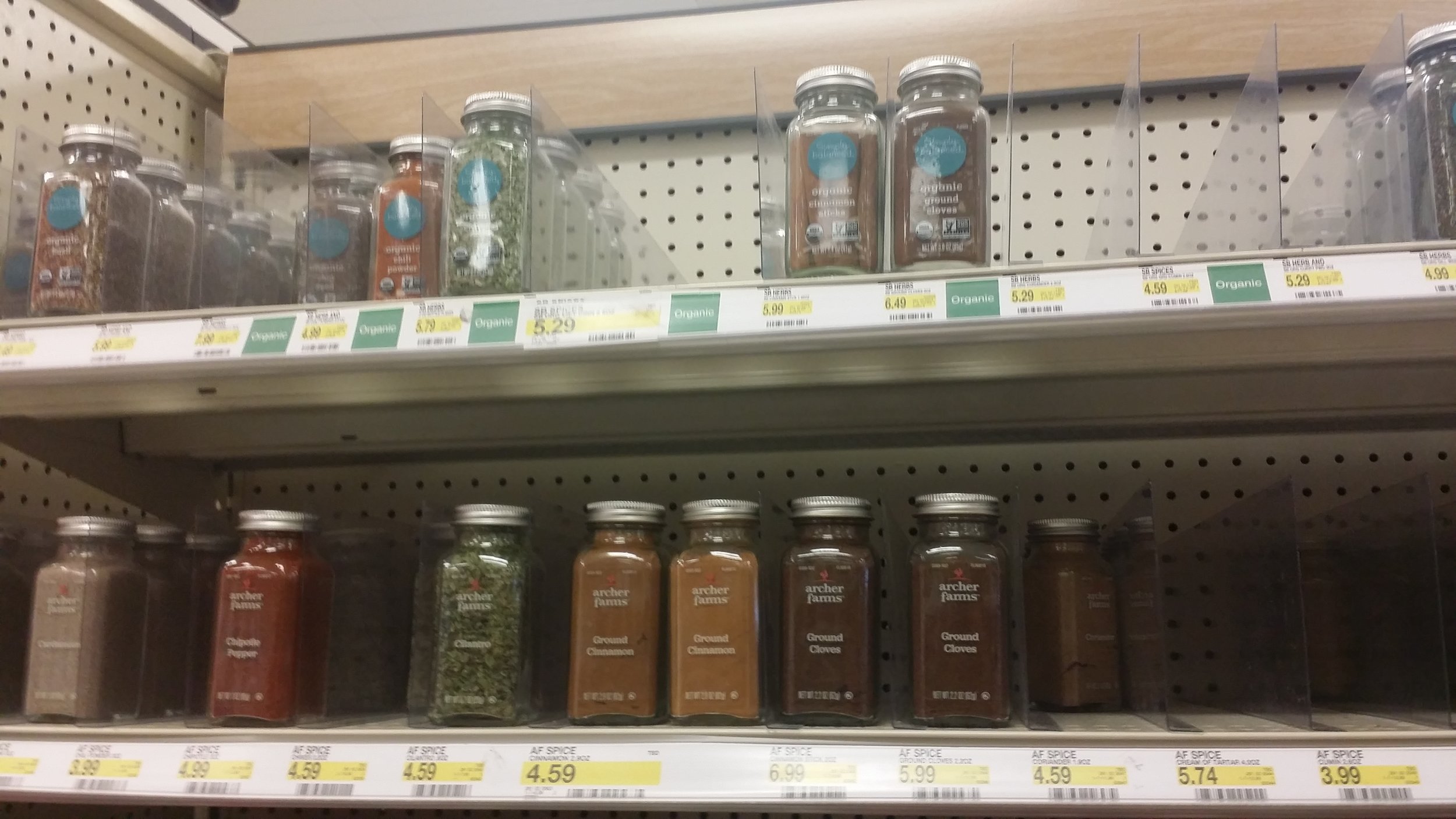  Organic spices that come in glass jars.&nbsp; 