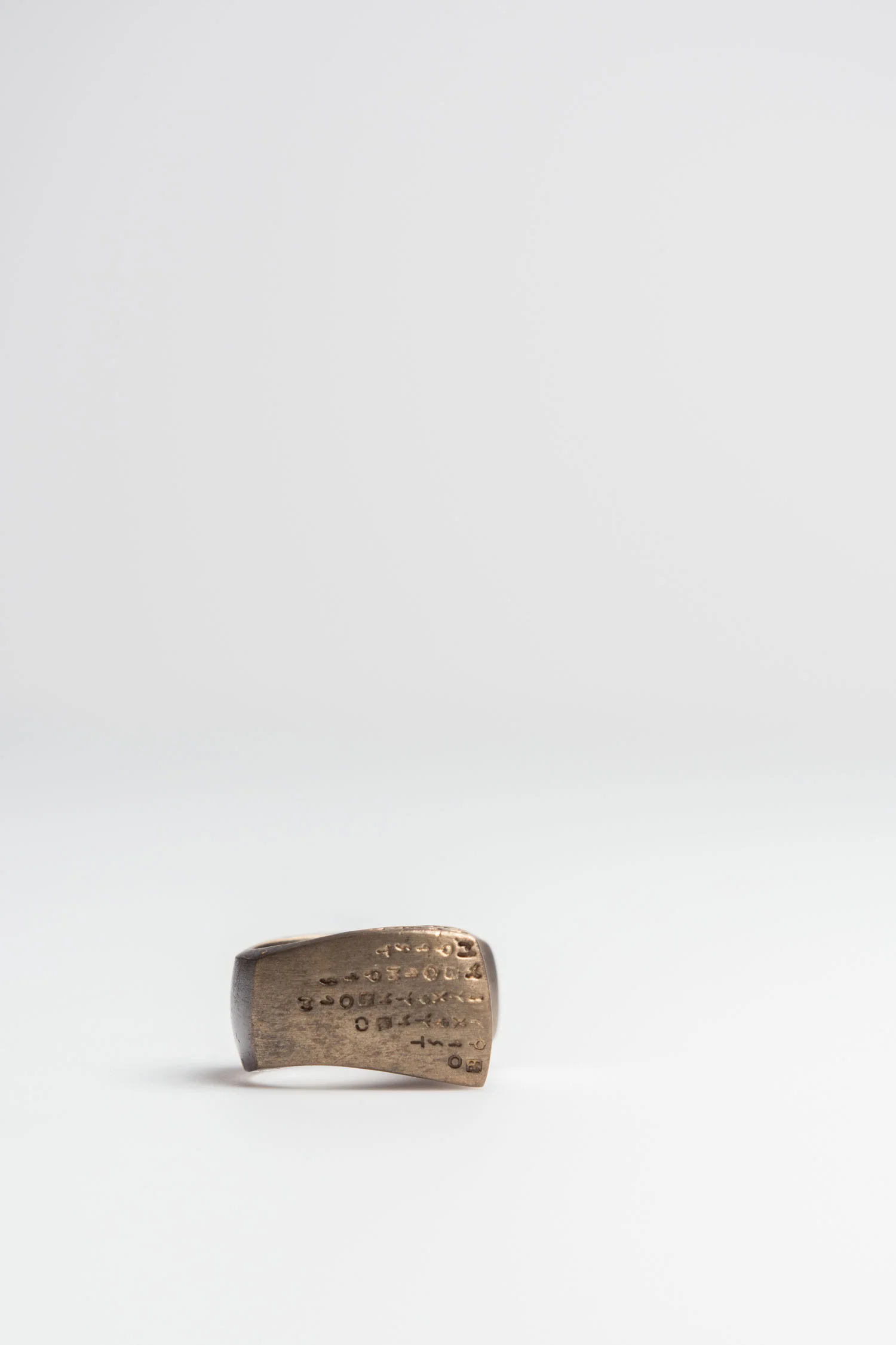 etruscan_ring1_2.jpg