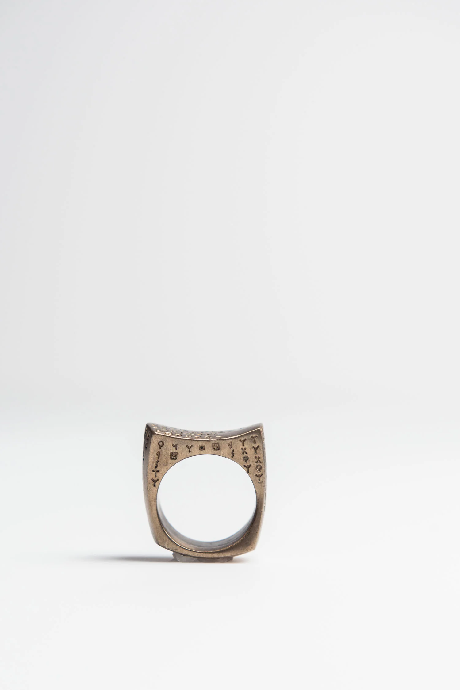 etruscan_ring1_3.jpg