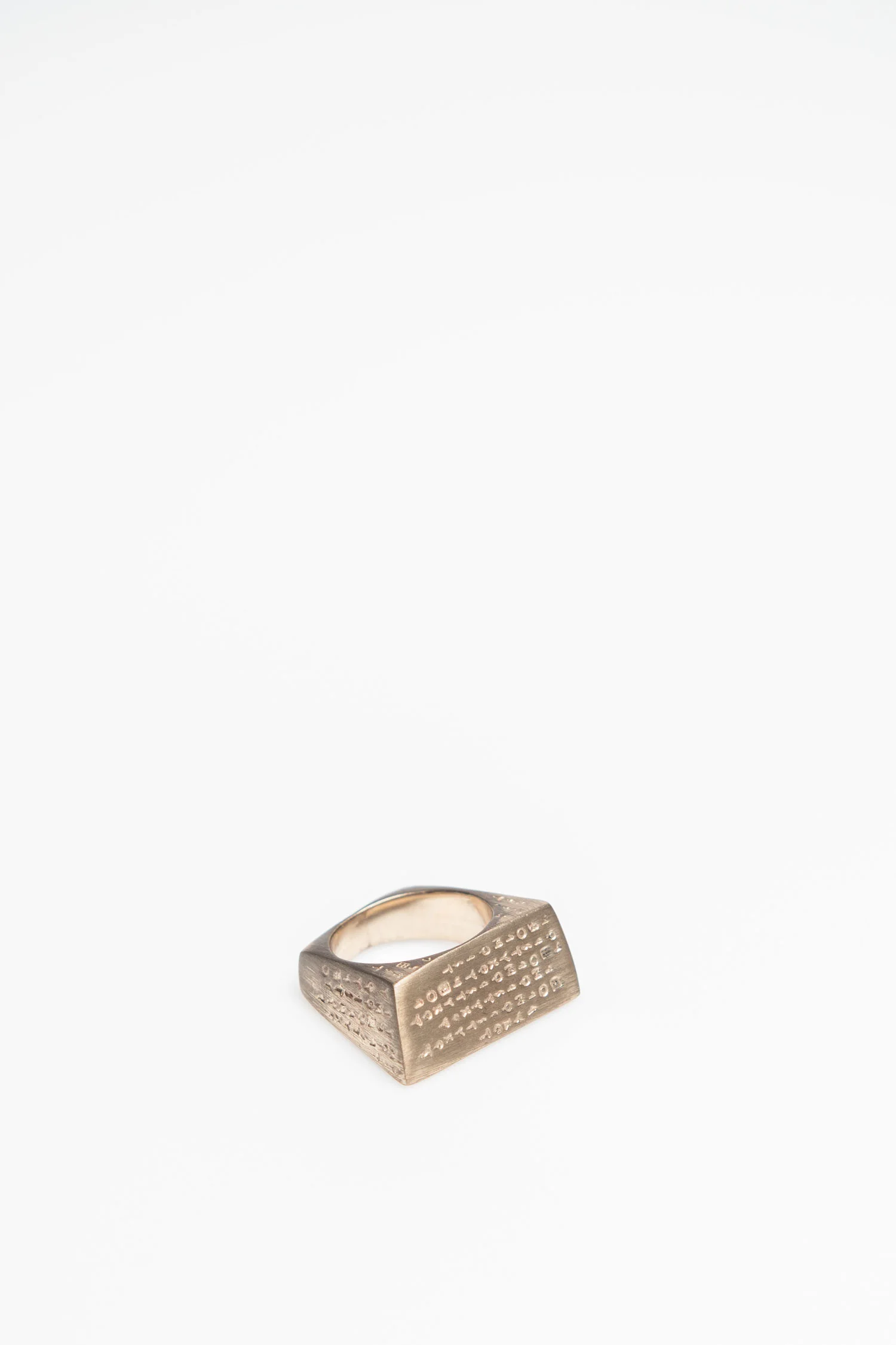 etruscan_ring2_1.jpg