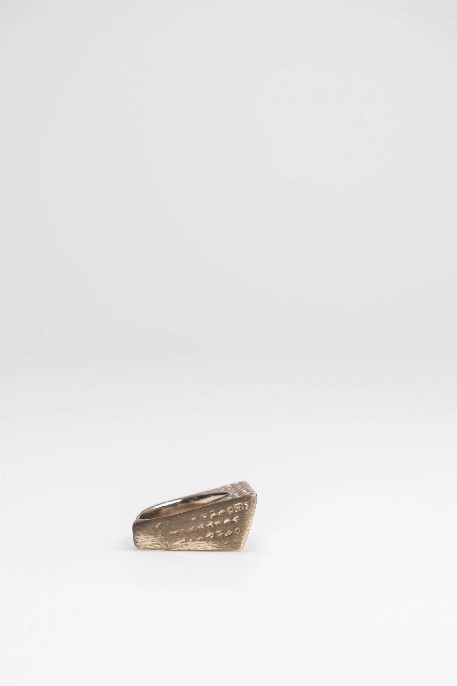 etruscan_ring2_2.jpg