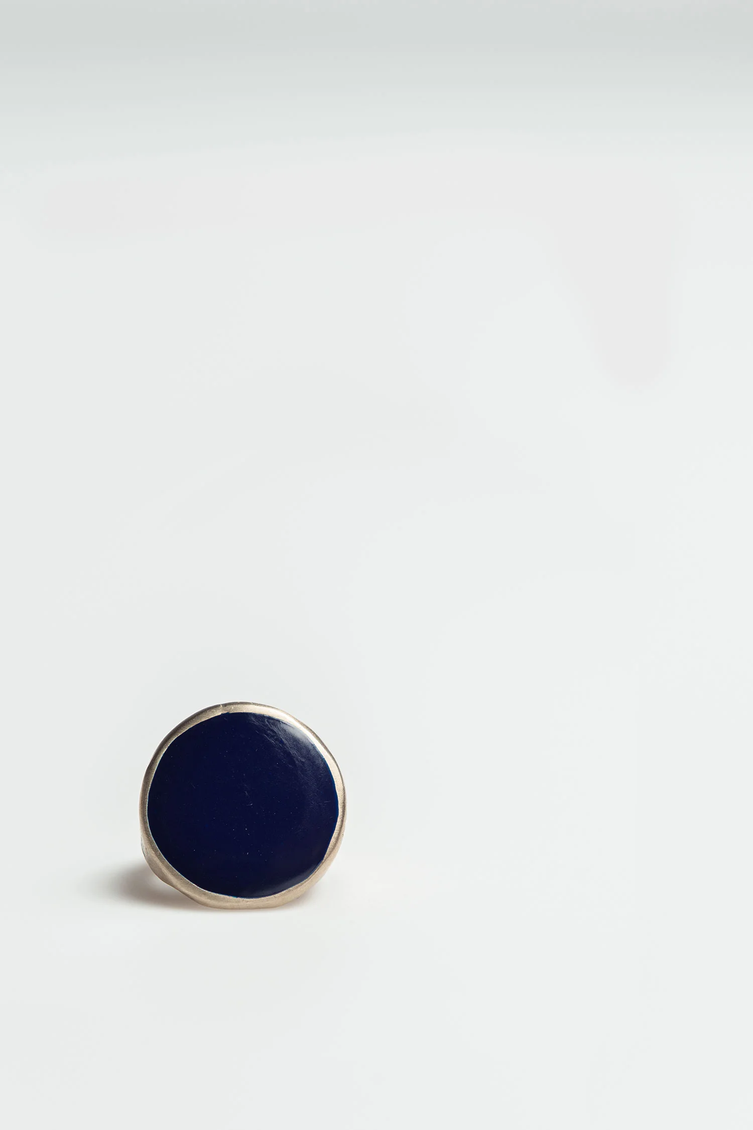 OetL-Collection-Pope-Ring-Royal-Blue-Antonio-massarutto-03.jpg