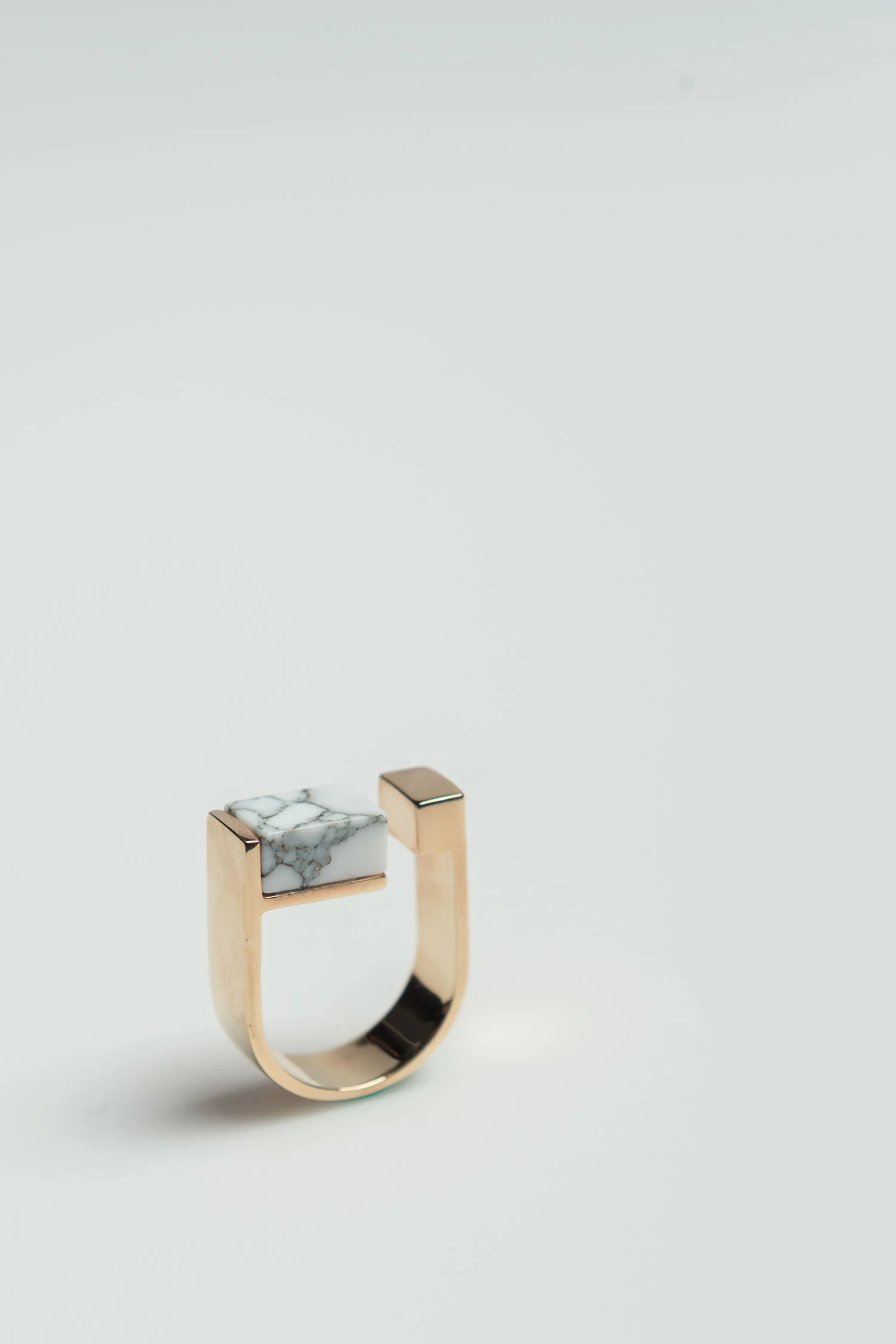 006_OetL-Collection-egotique-rettangolo-ring.jpg