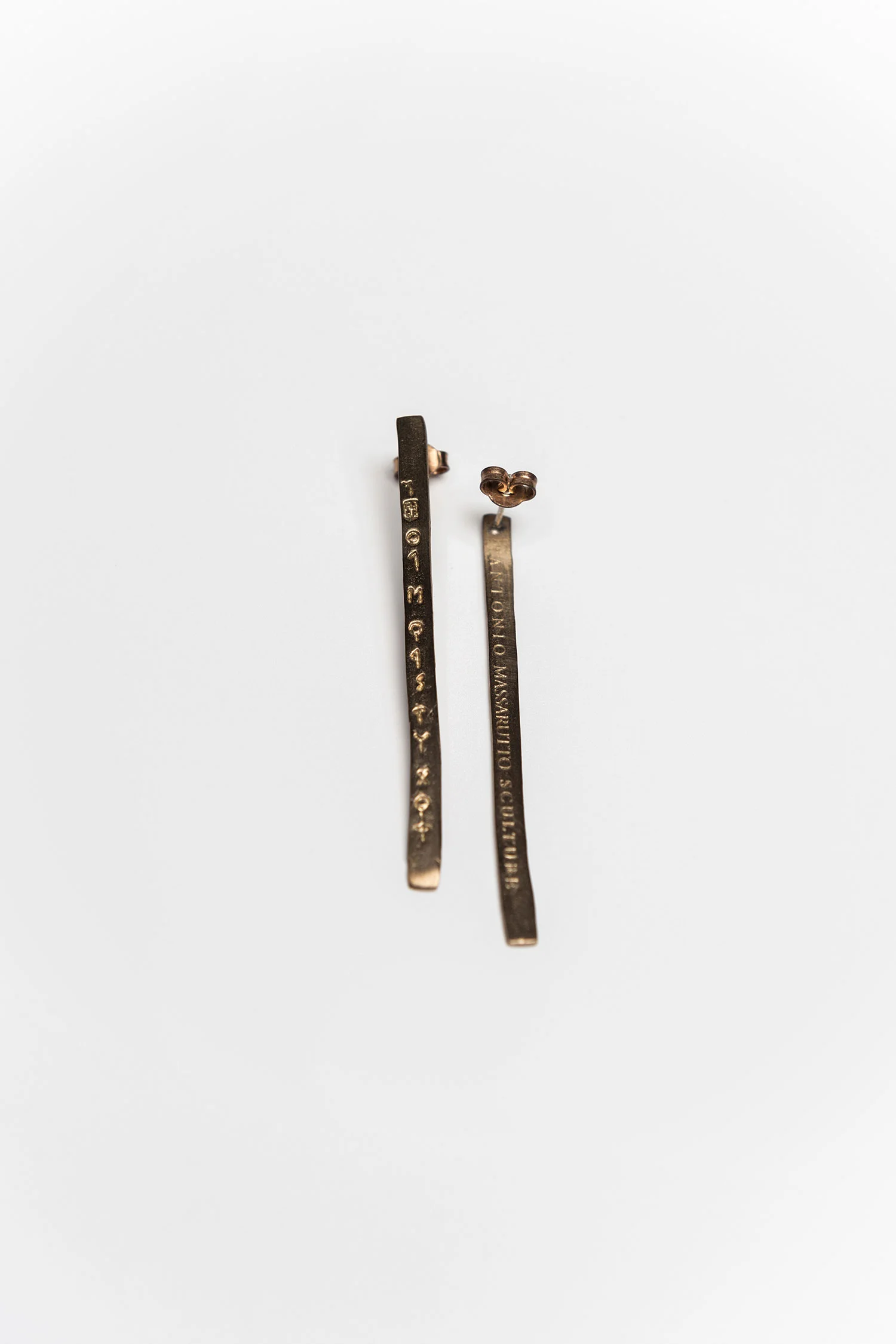OETLCO_AM--ETRUSCO-LUNGO-EARRINGS-04.jpg