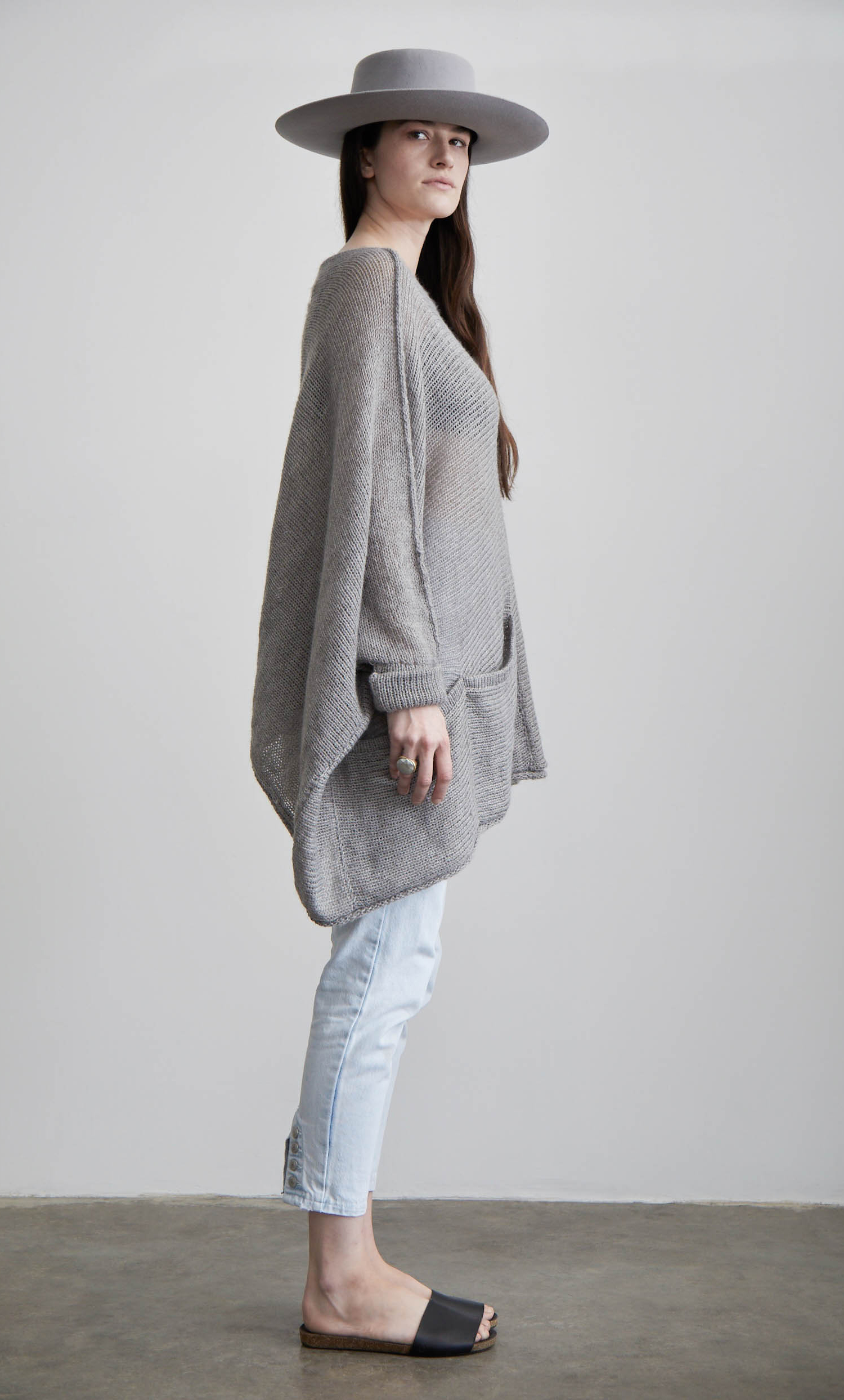 oetlco-maydi-sembrar-sweater-top-gray-side.jpg