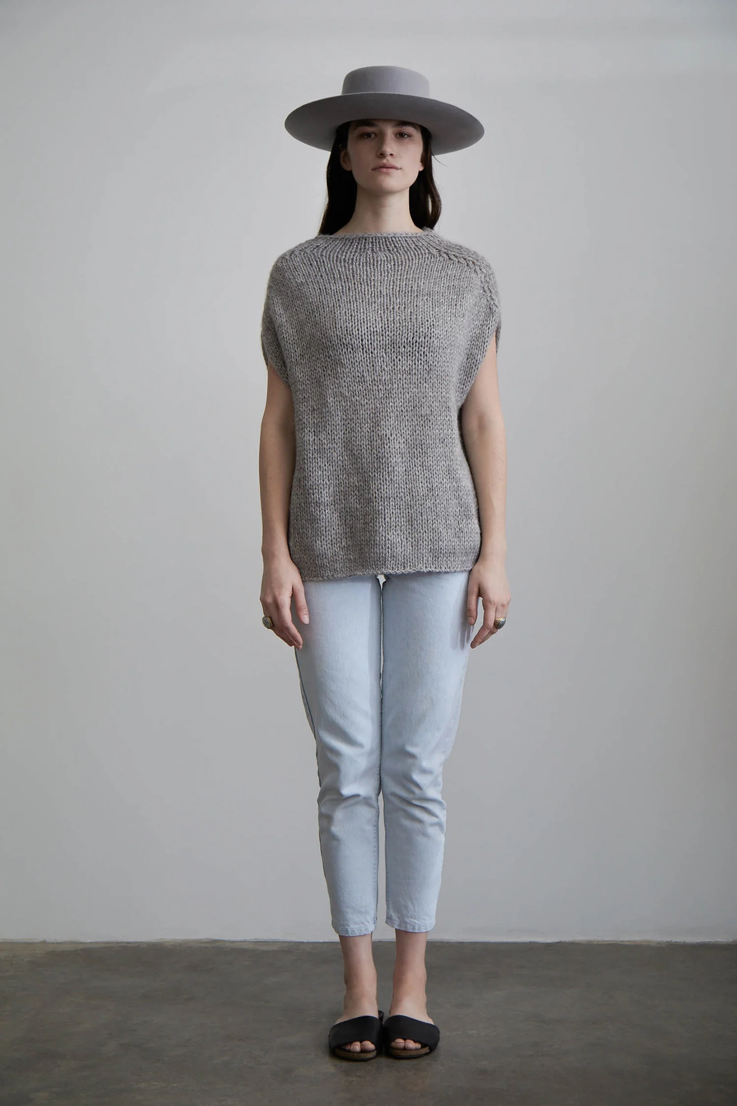 oetlco-maydi-convertir-sweater-top-gray-front.jpg