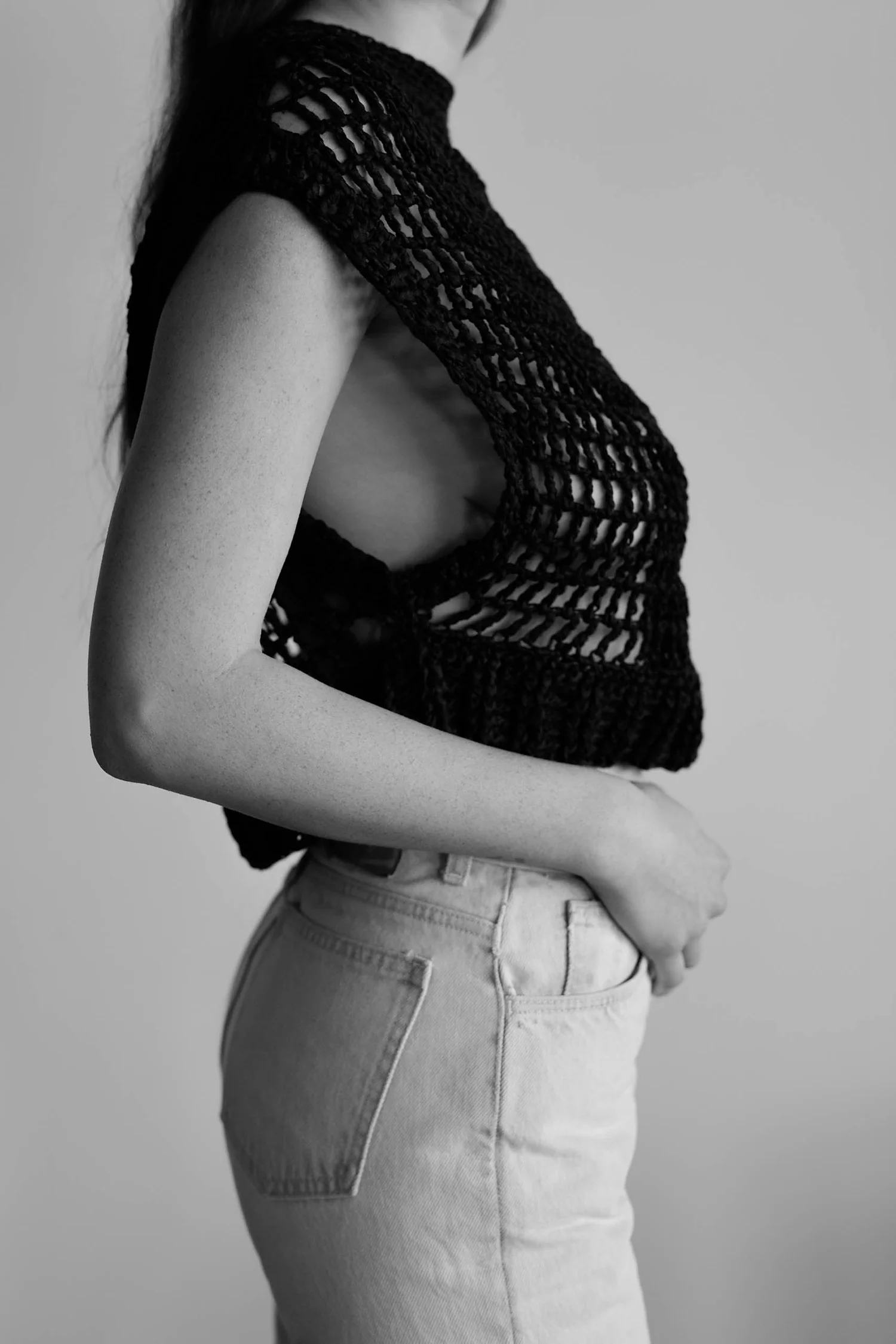 oetlco-maydi-luz-vest-top-black-side.due.jpg