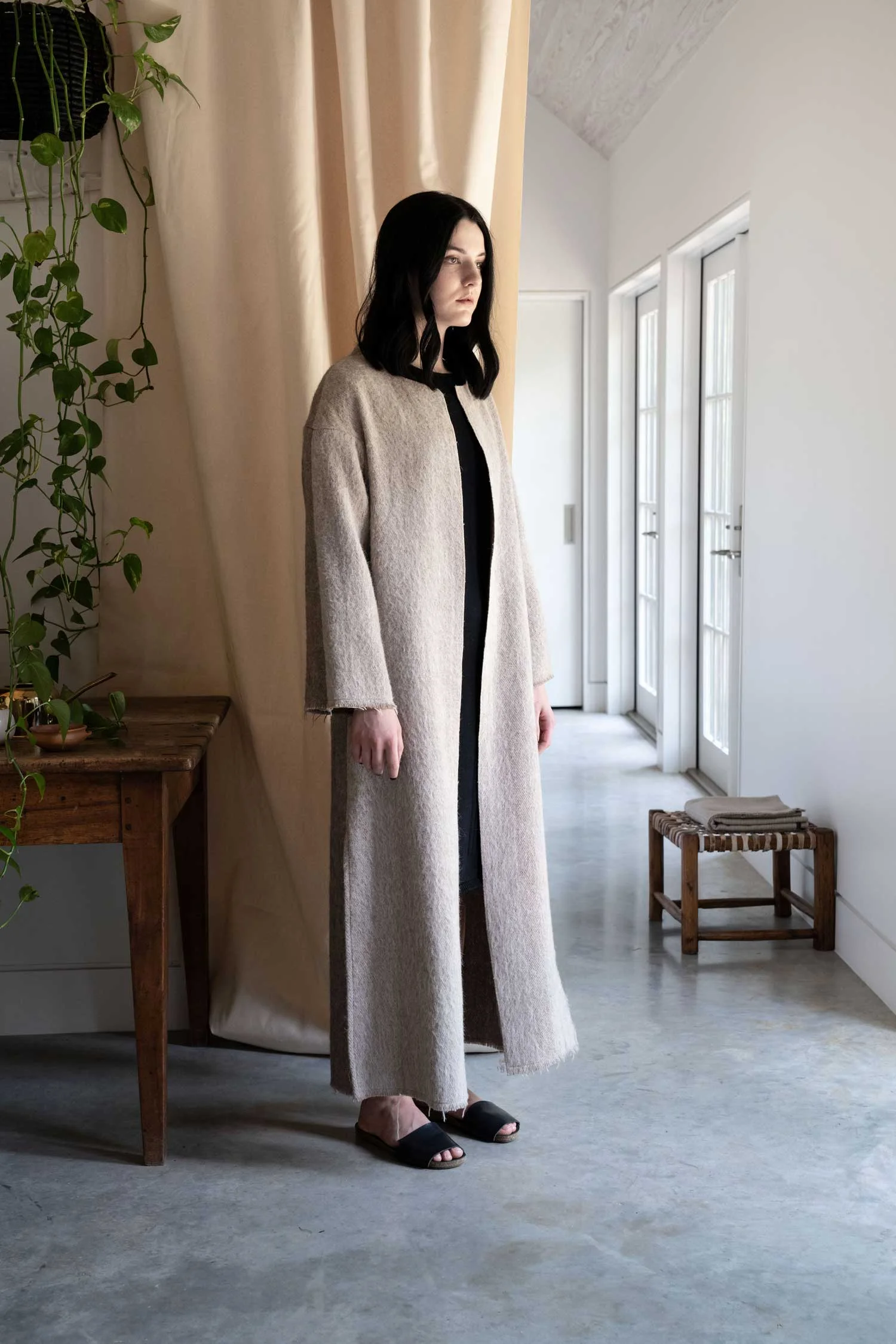 oetlco-cubreme-estepa-coat-front-view.jpg