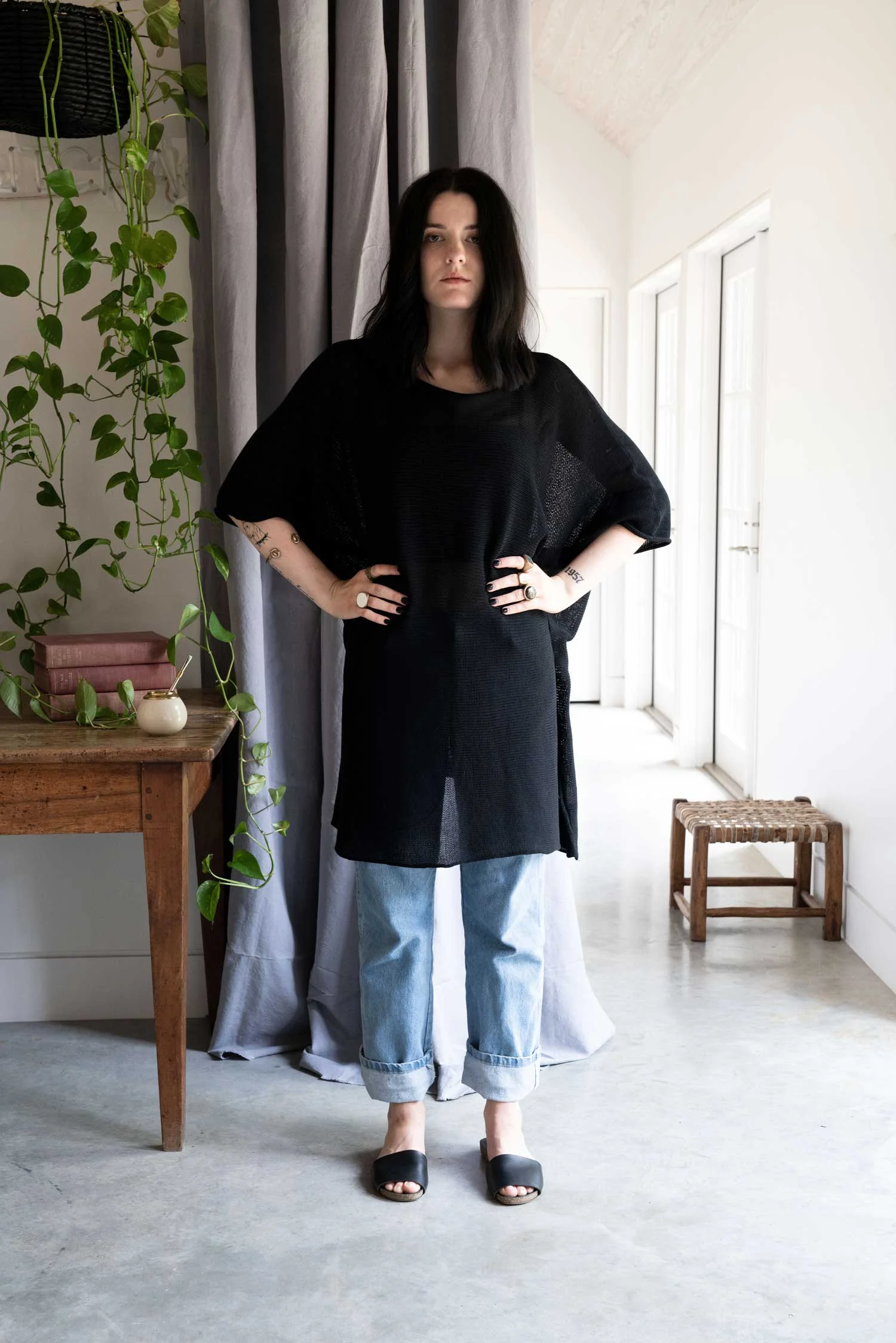 oetlco-cubreme-ritual-t shirt-black-front.jpg