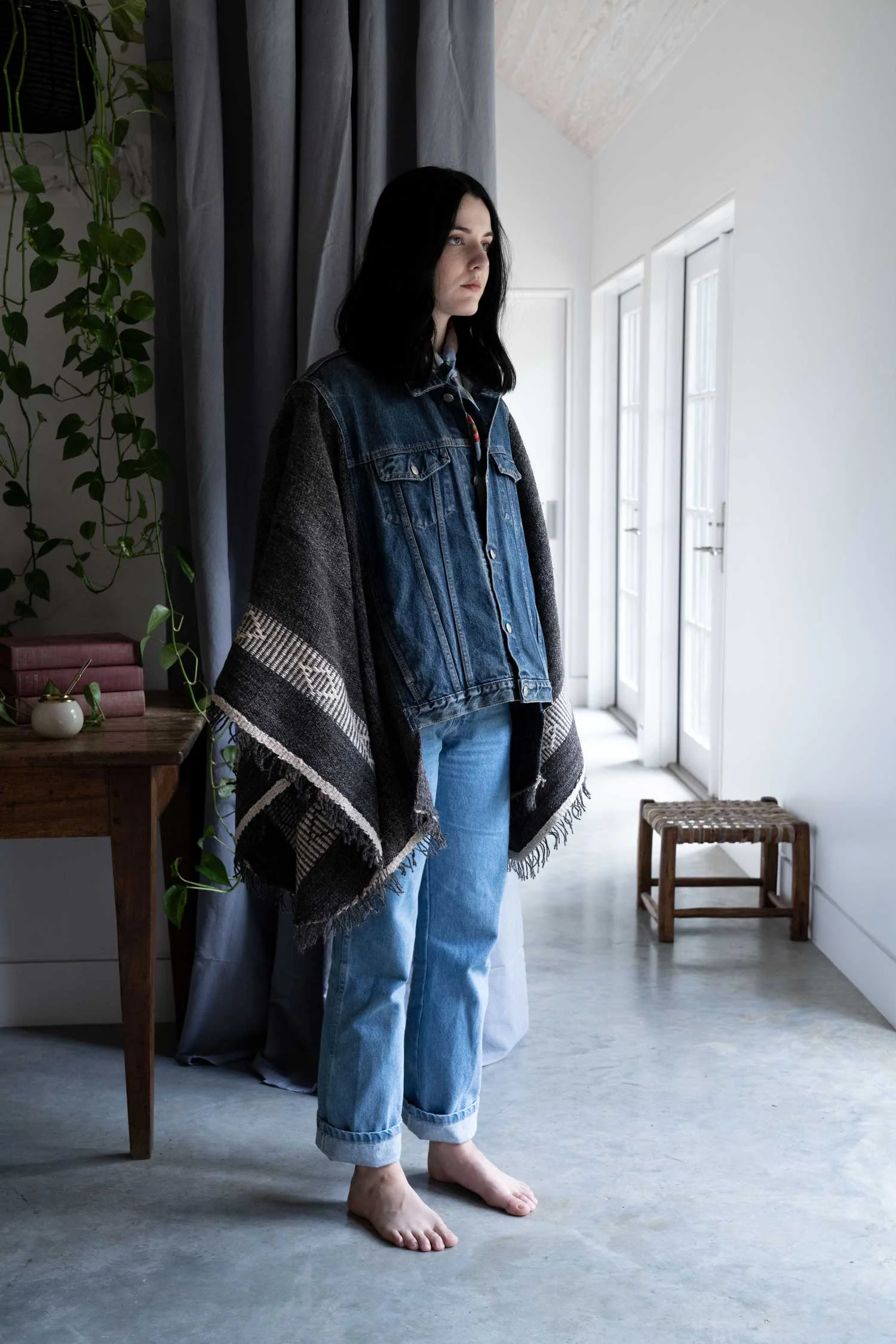 oetlco-flan-mixto-urban-poncho-gray-side-front.jpg