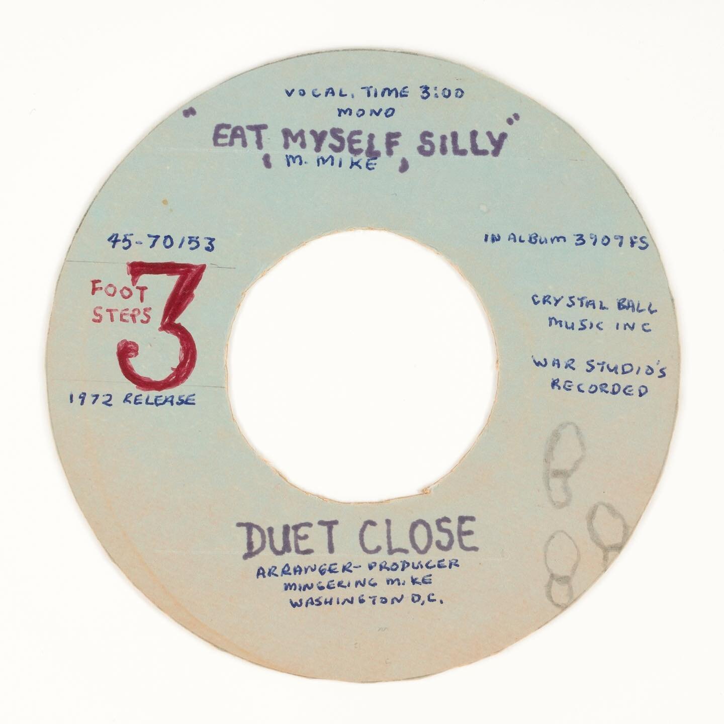 The Duet Close - &ldquo;Eat Myself Silly&rdquo; b/w &ldquo;And I&rsquo;m Loosing Weight&rdquo; (3 Footsteps 45-69054/44-70153, 1972) &copy; Mingering Mike. Smithsonian American Art Museum. Gift of Mike Wilkins and Sheila Duignan and museum purchase t