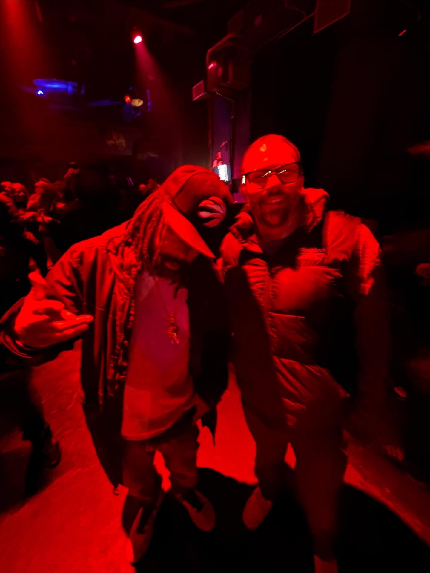 An MC and a DJ at CL Smooth

Thank you @jay_frost_007 and @supreme_genes_entertainment 

#doingthemusic #drespecz #djtictactic #cratedigging