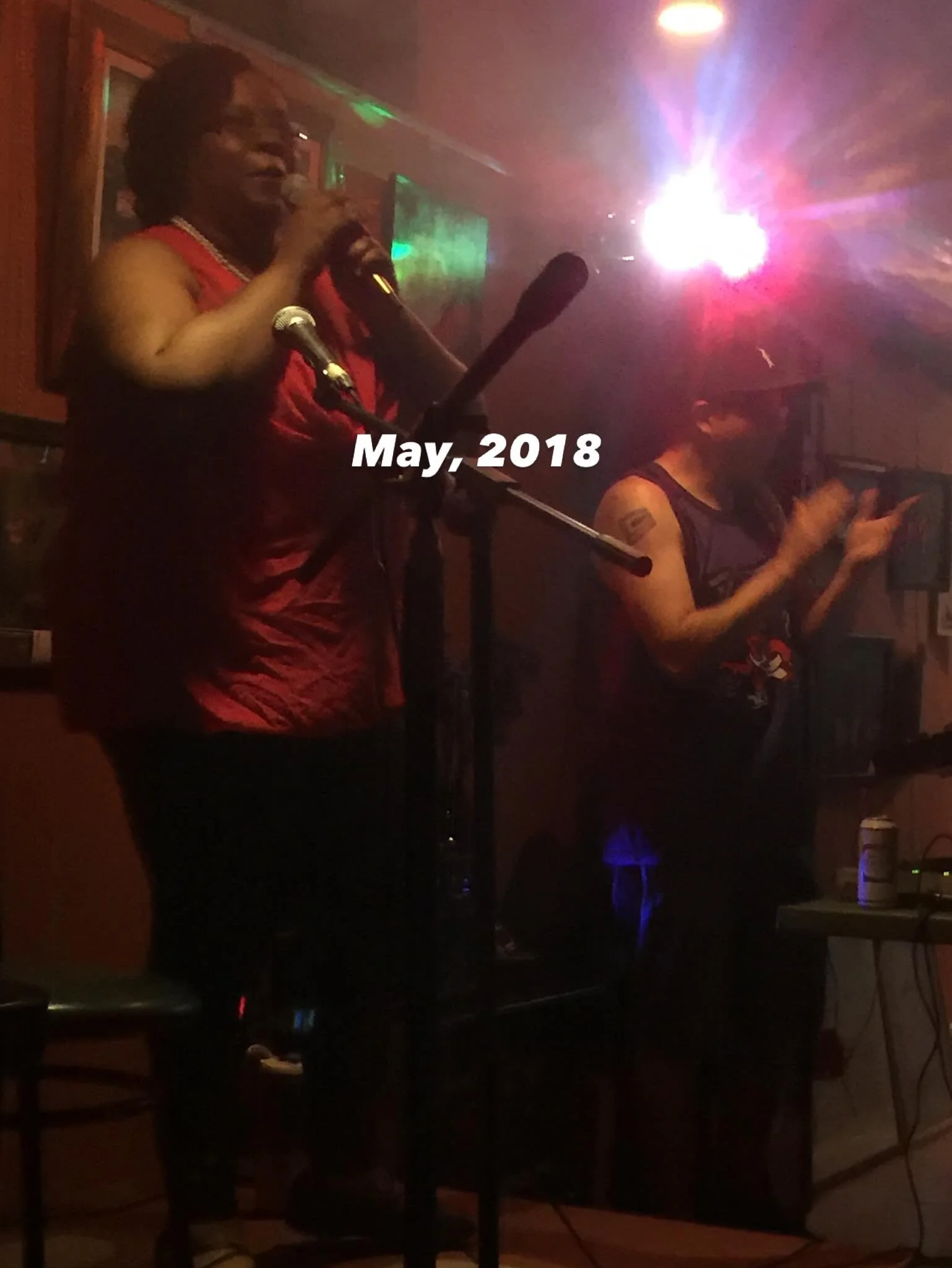 TBT Throwing it back to May 2018. 🎤✨ There&rsquo;s nothing like the energy of a live room and good company. Can&rsquo;t believe this was 8 years ago!
#doingthemusic #stilldoingthemusic #tbt