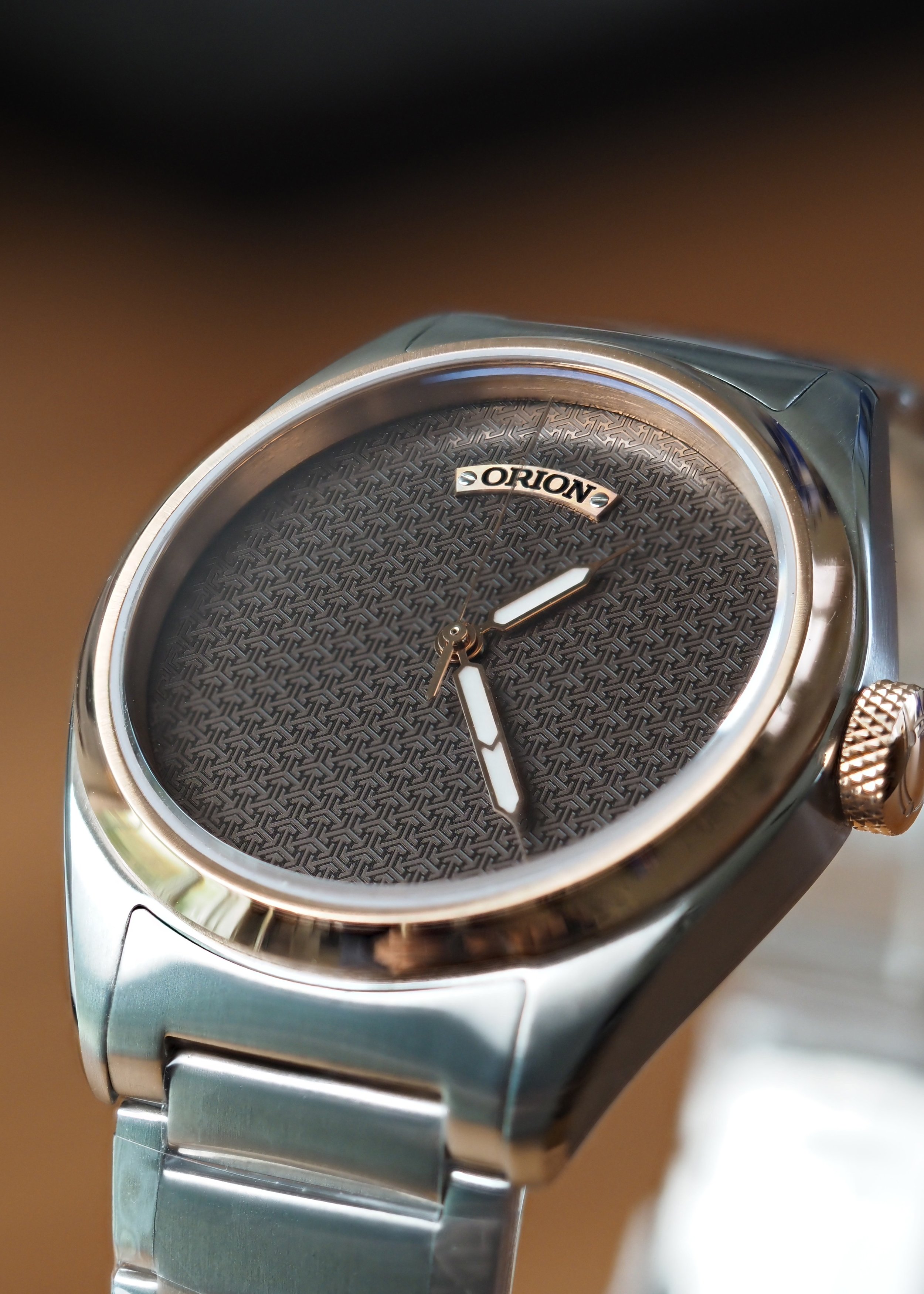 Tesseract: Shaded Gold