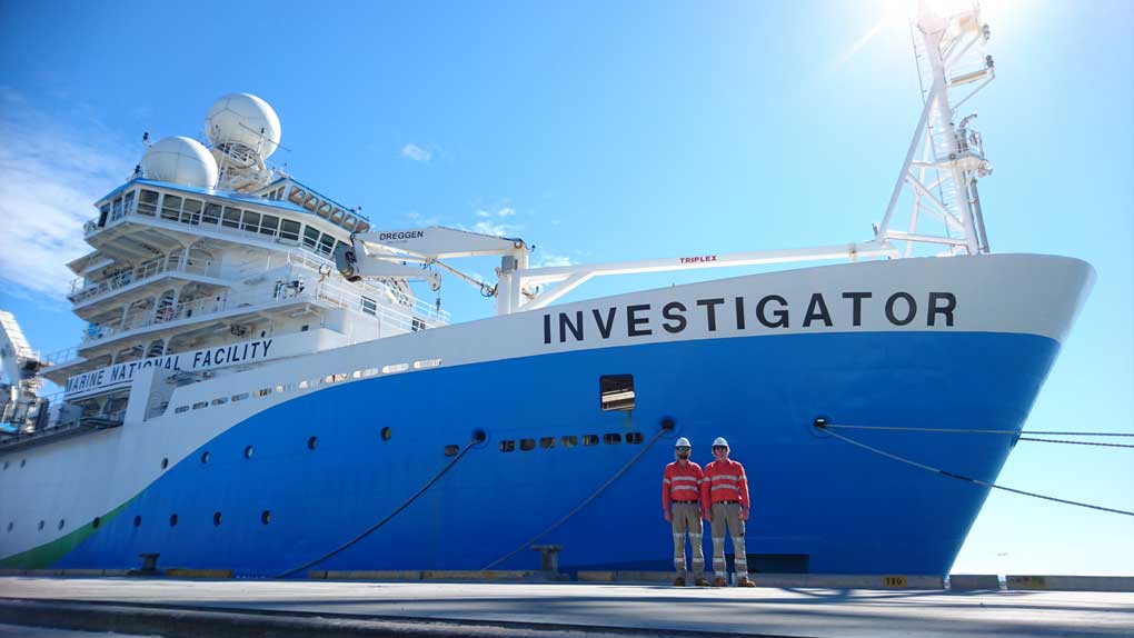 AUS-ROV CSIRO RESEARCH VESSEL INVESTIGATOR.jpg