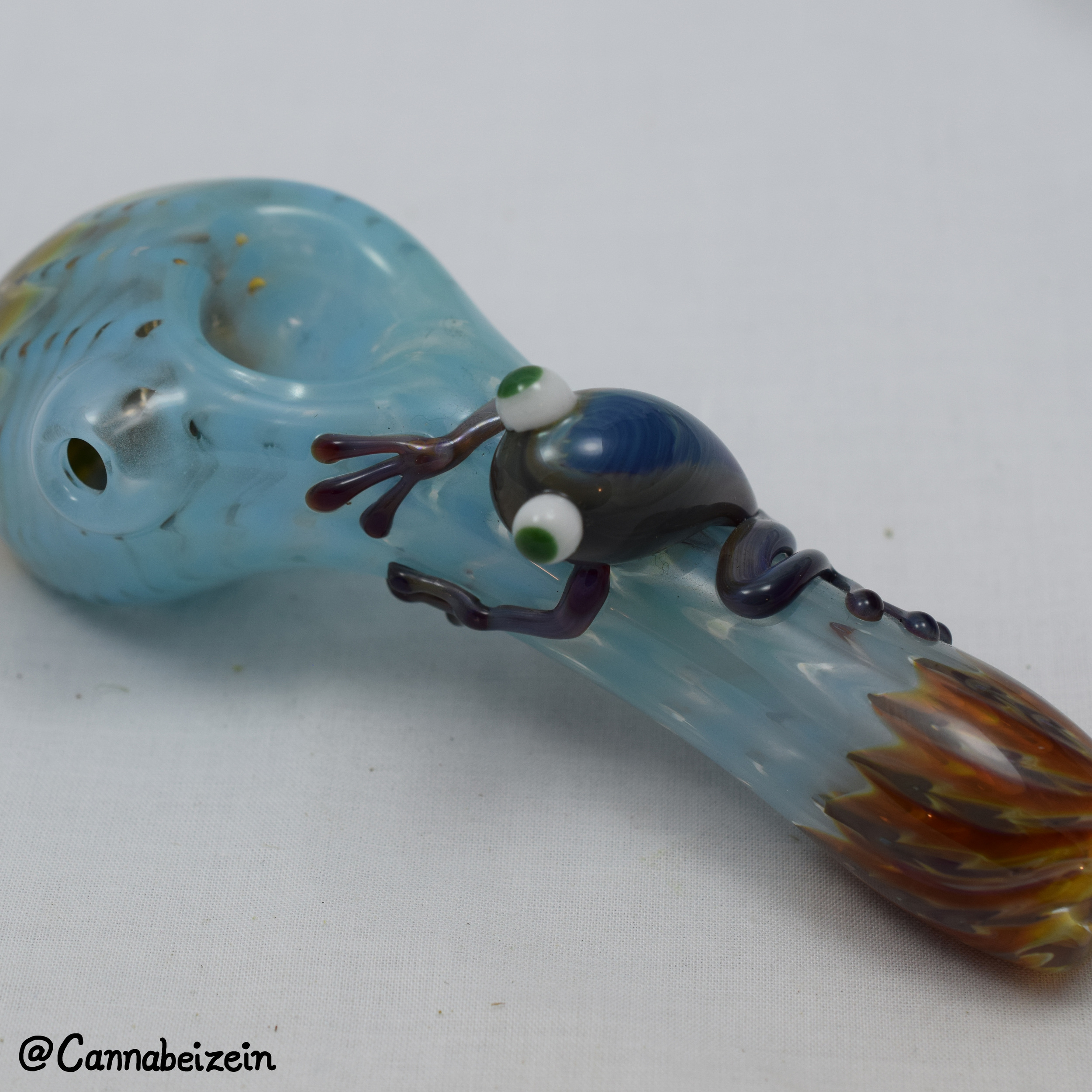 Froggy Glass Pipe by Mandy.