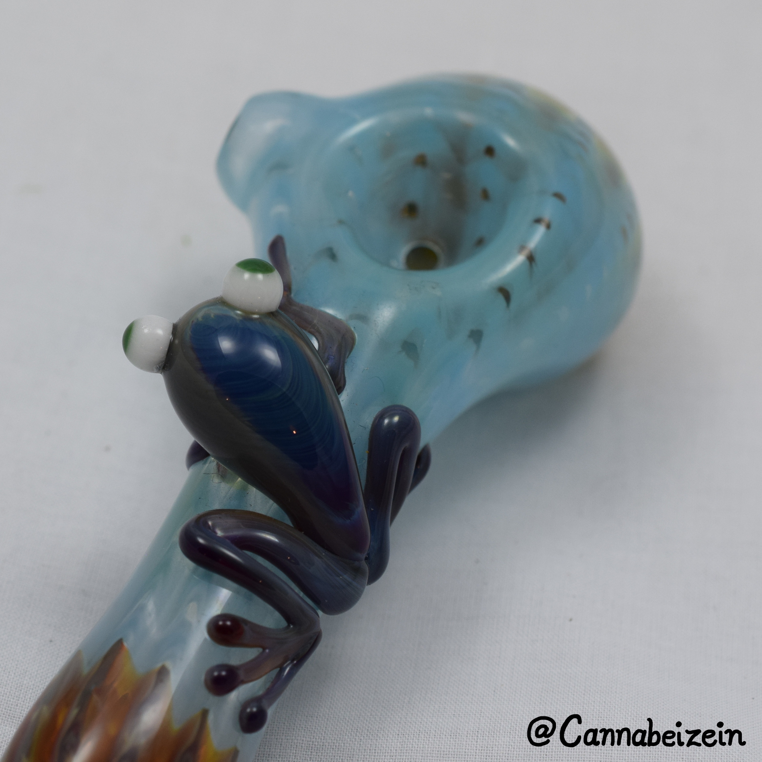 Froggy Pipe by Mandy
