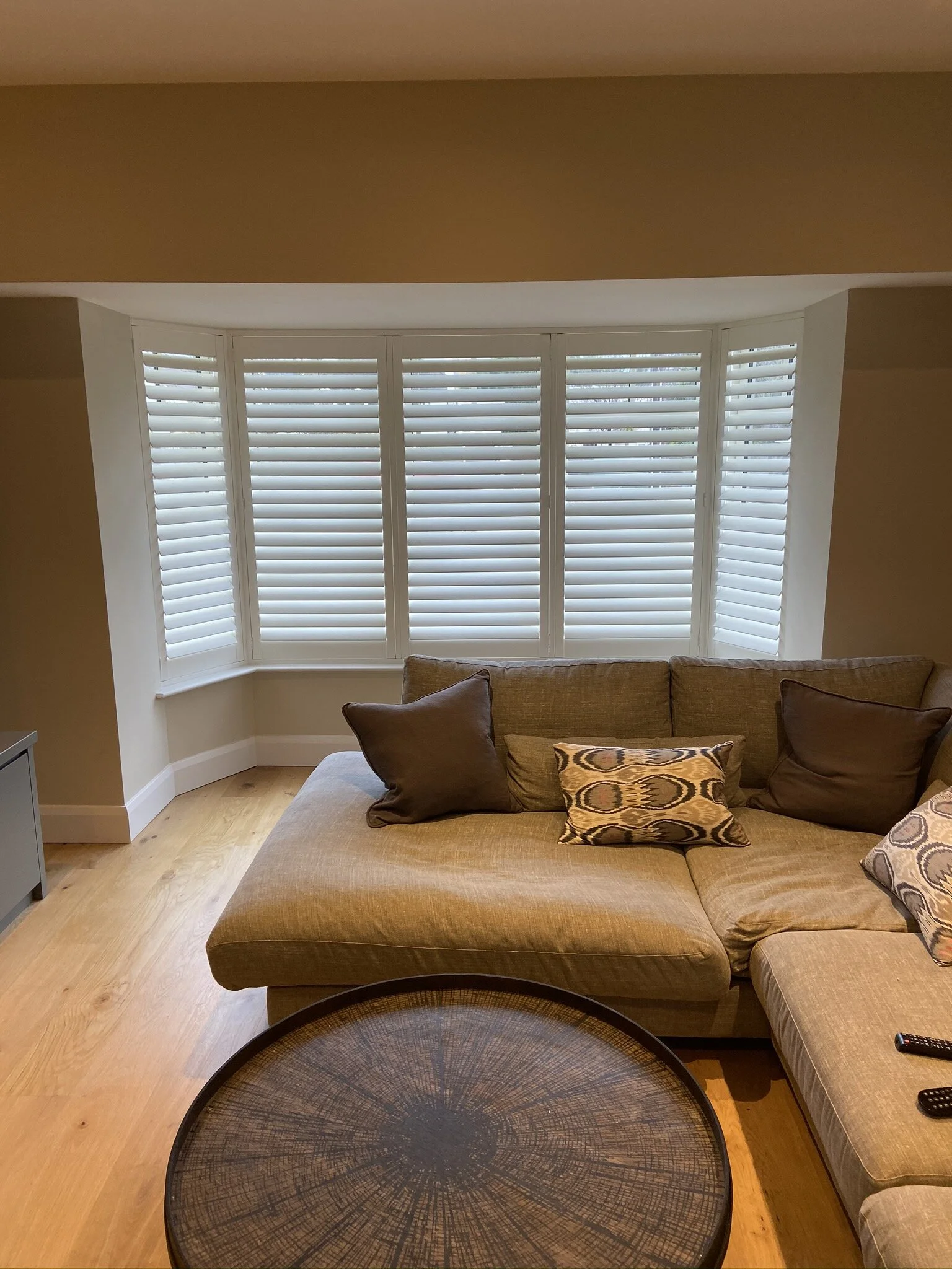 pLANTATION sHUTTER cUT tILT sYSTEM (1).JPEG