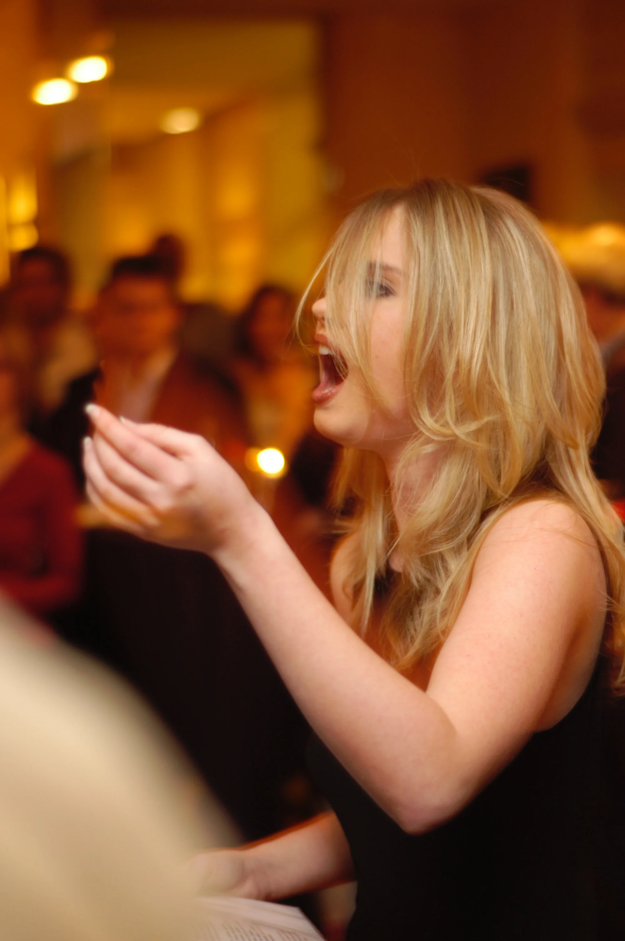 Julia bei einem Konzert