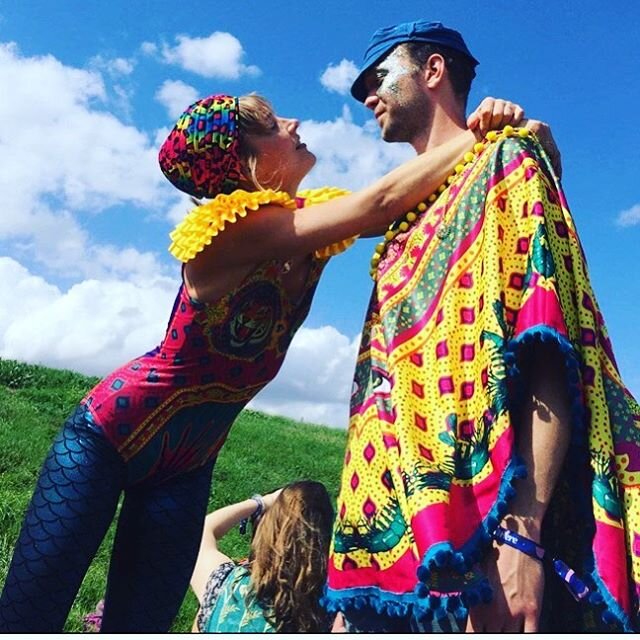 Remember fun! Cute couple in matching Bruja Wah Wah .. I think this was a Hen/stag party 🎉 www.fizzyfingers.com.au