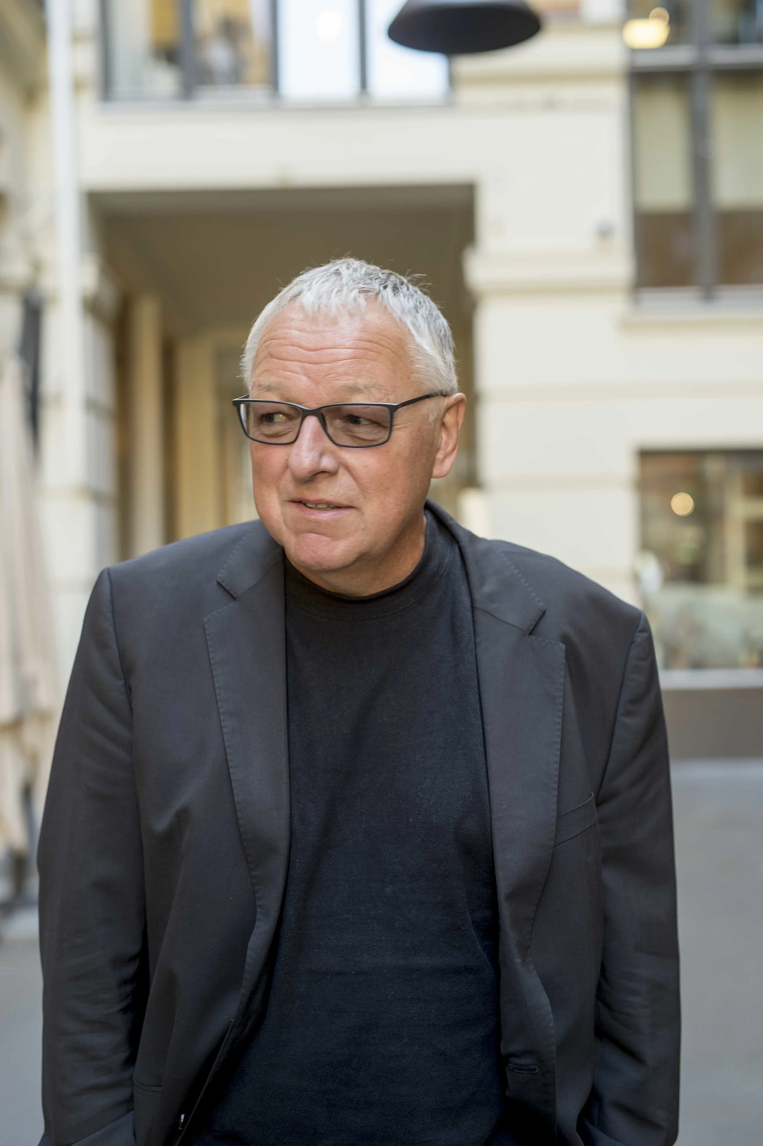 AUTHOR ROY JACOBSEN PUBLISHED BY CAPPELEN DAMM