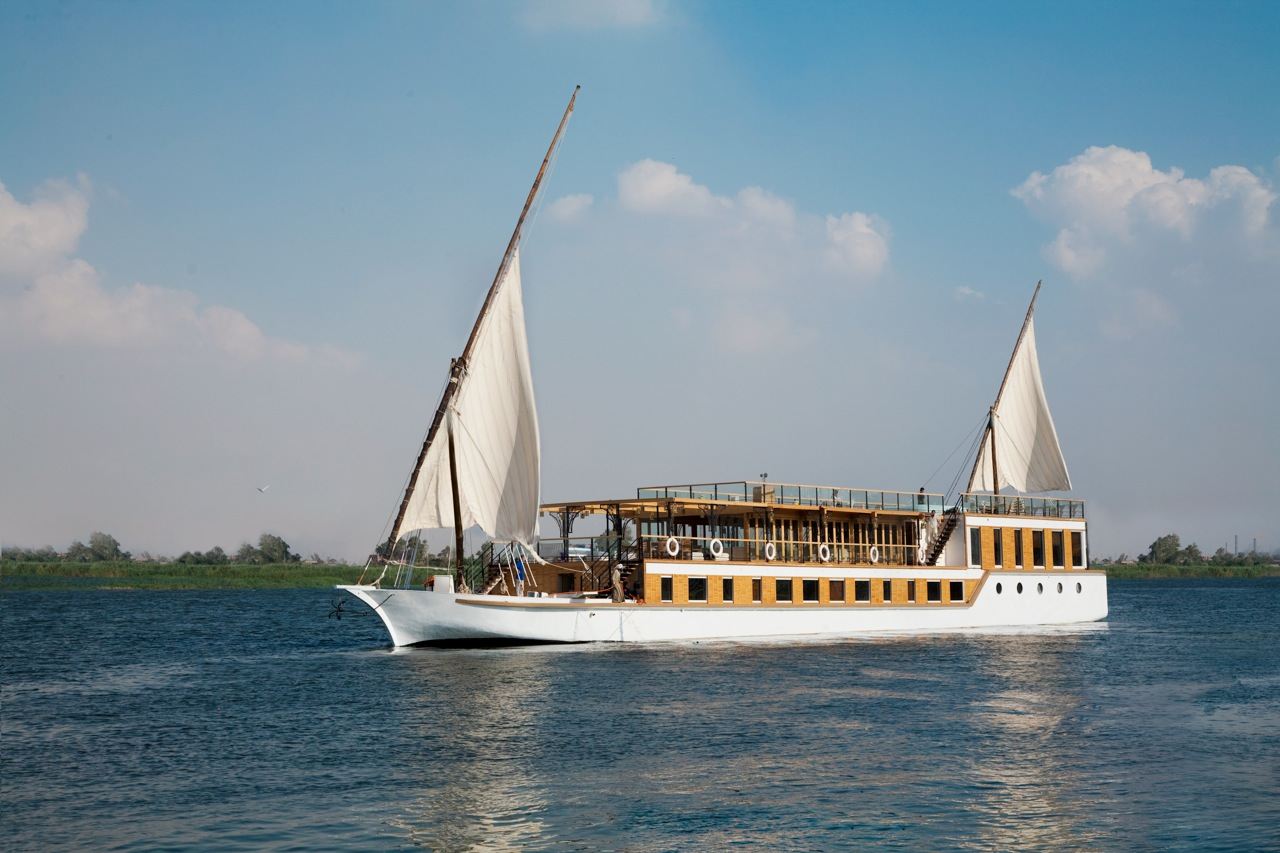Zoom-Vacatons-luxury-cruise-Egypt-ZeinNileChateau-dahabiya.jpg