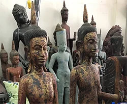statues.jpg