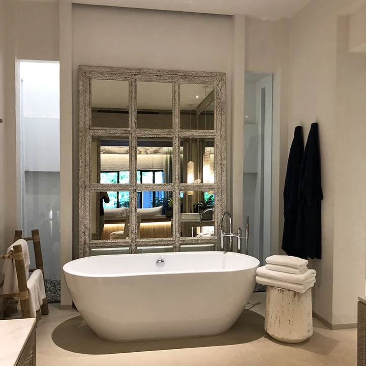 thaiBathroom.jpg