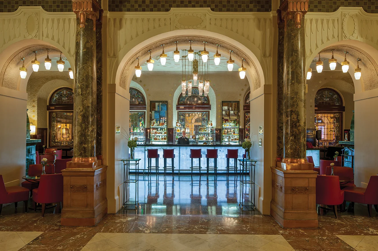 Lobby Bar_1.jpg
