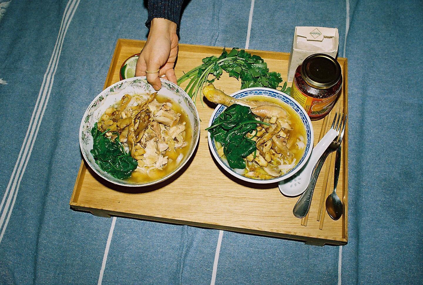 22.02.2022
My heart lives in the love I get to witness and share in this lifetime 💫
.
.
.
#chickennoodlesoup #documentlove #storytelling #35mm #filmcommunity #filmisnotdead #somewheremag #foammagazine #formatmag #uncertainmag #etczine #broadmag #som