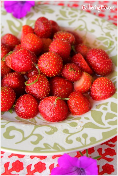 Strawberries Marinated in Wine & Honey 