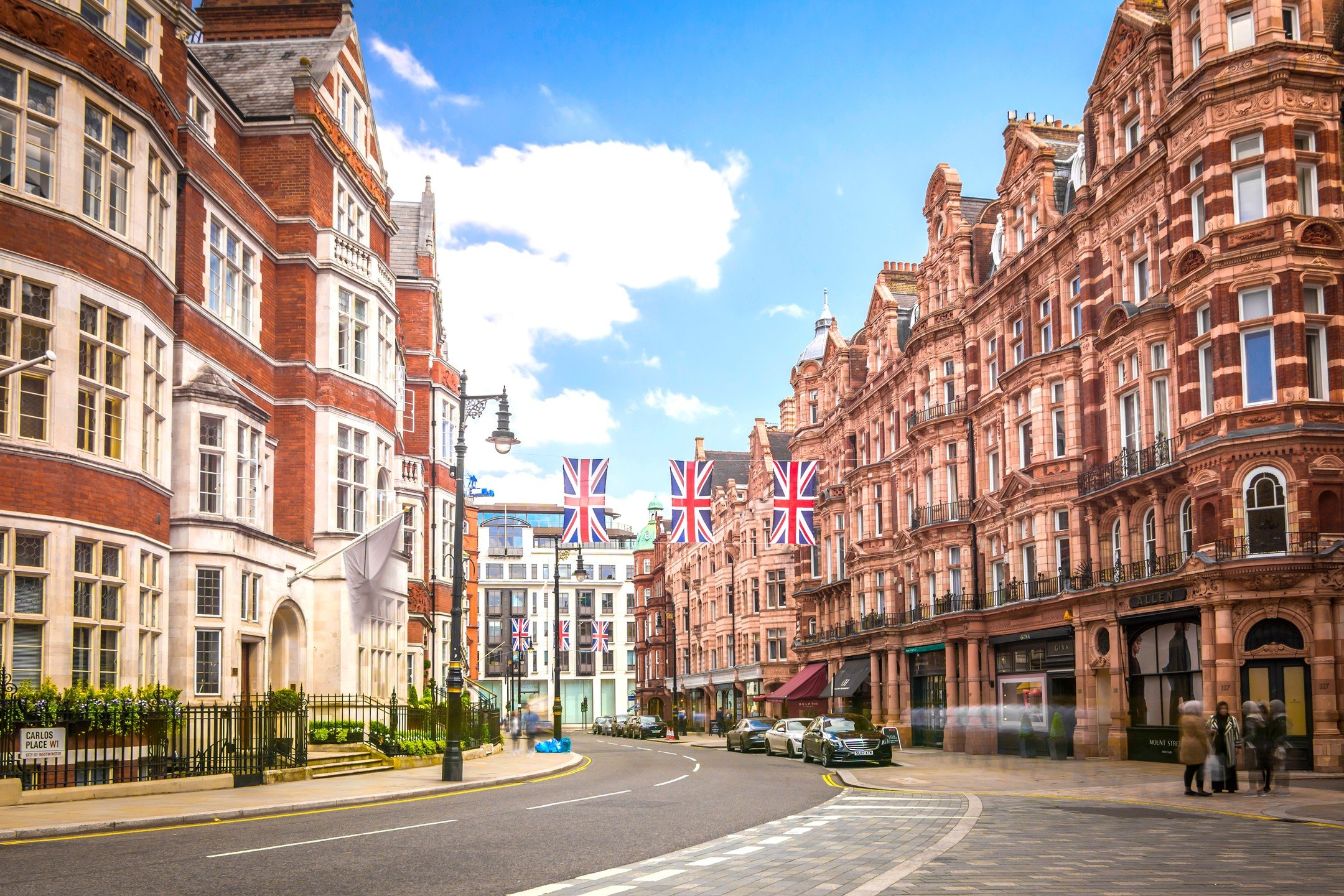 🇲🇨 Platinum Partner Trending Article - UK Prime Property: A Waking Giant - Barclays Private Bank Financial Insights

The UK prime property market is finally stirring from its slumber &ndash; with ripples of a cautious recovery spreading across the 