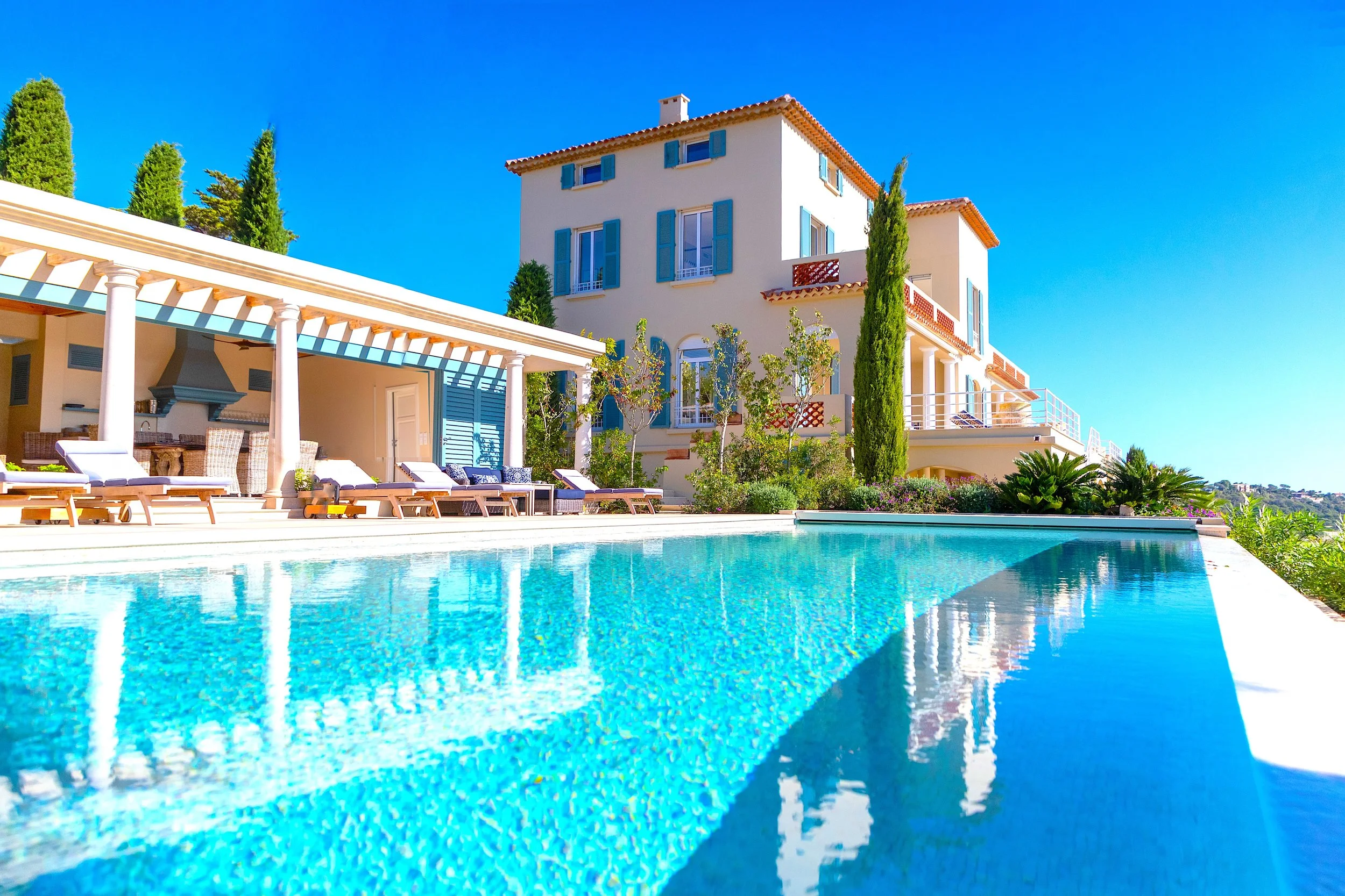 Spend a Magical Christmas at St Tropez Views - Your Ultimate French Riviera Escape